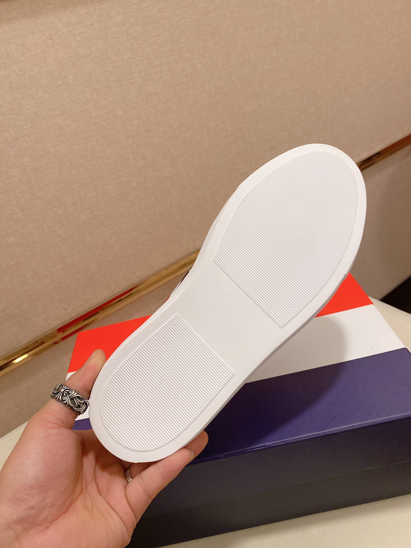 Thom Browne Low Top Sneaker 6 - vstockx