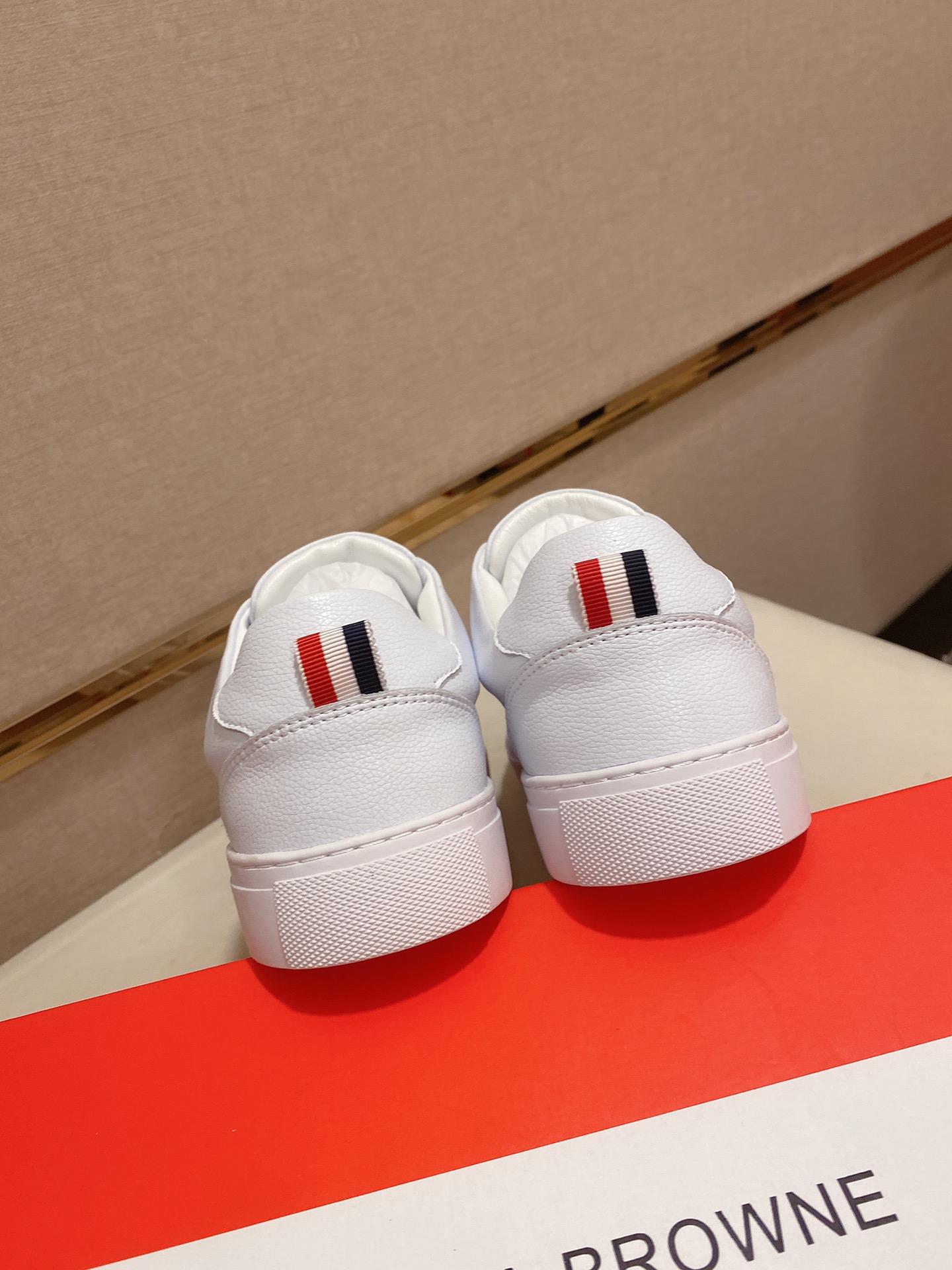 Thom Browne Low Top Sneaker 10 - vstockx