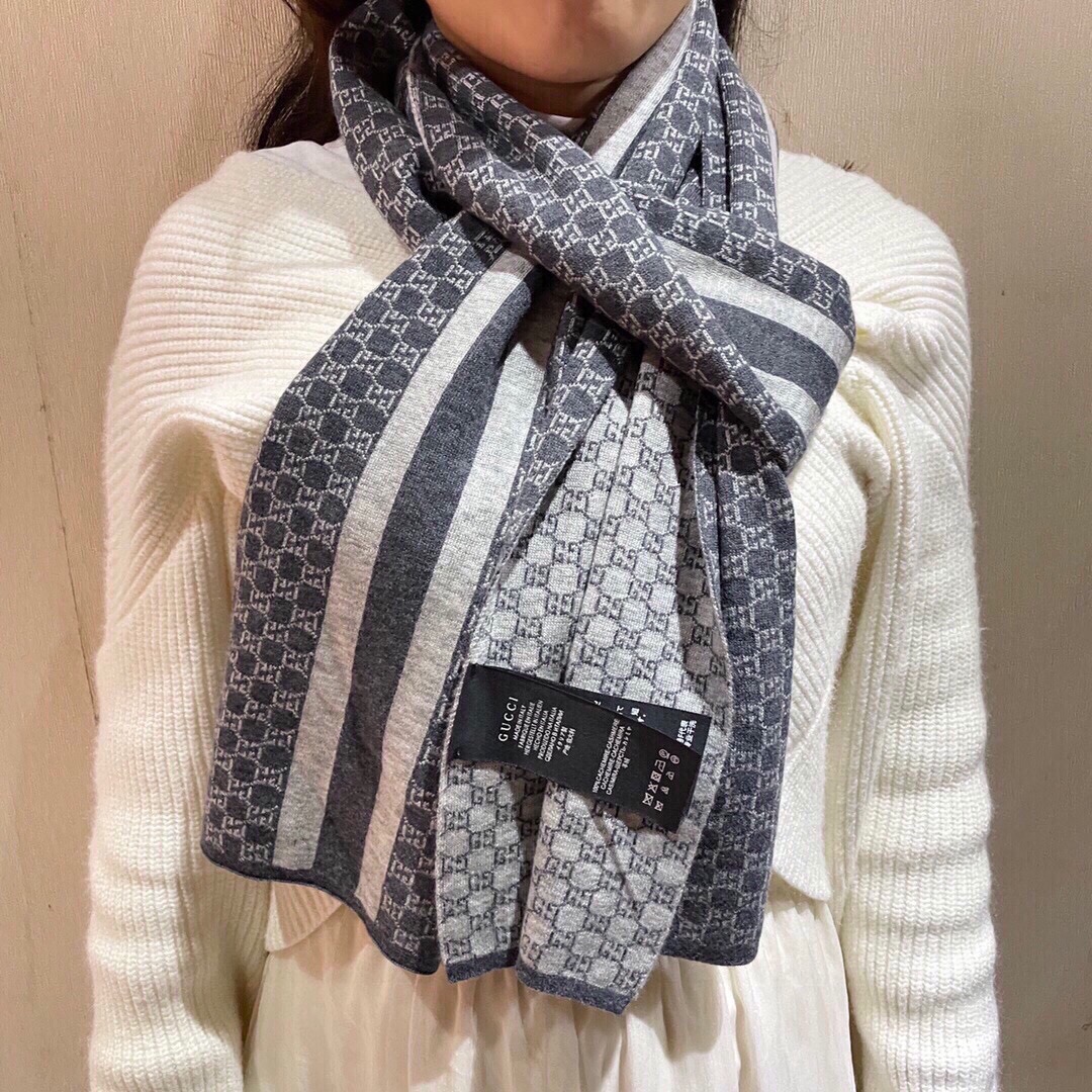 Streetwear Scarf GUCCI 329062 SIZE:32*180cm - vstockx