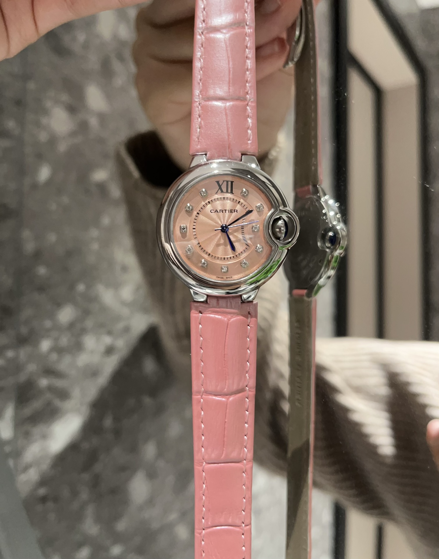 Watches Cartier 322172 size:33 mm - vstockx