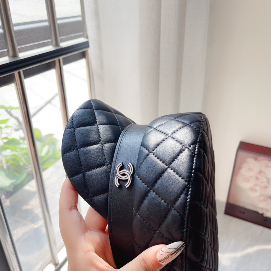 Streetwear Hat Chanel 329128 - vstockx