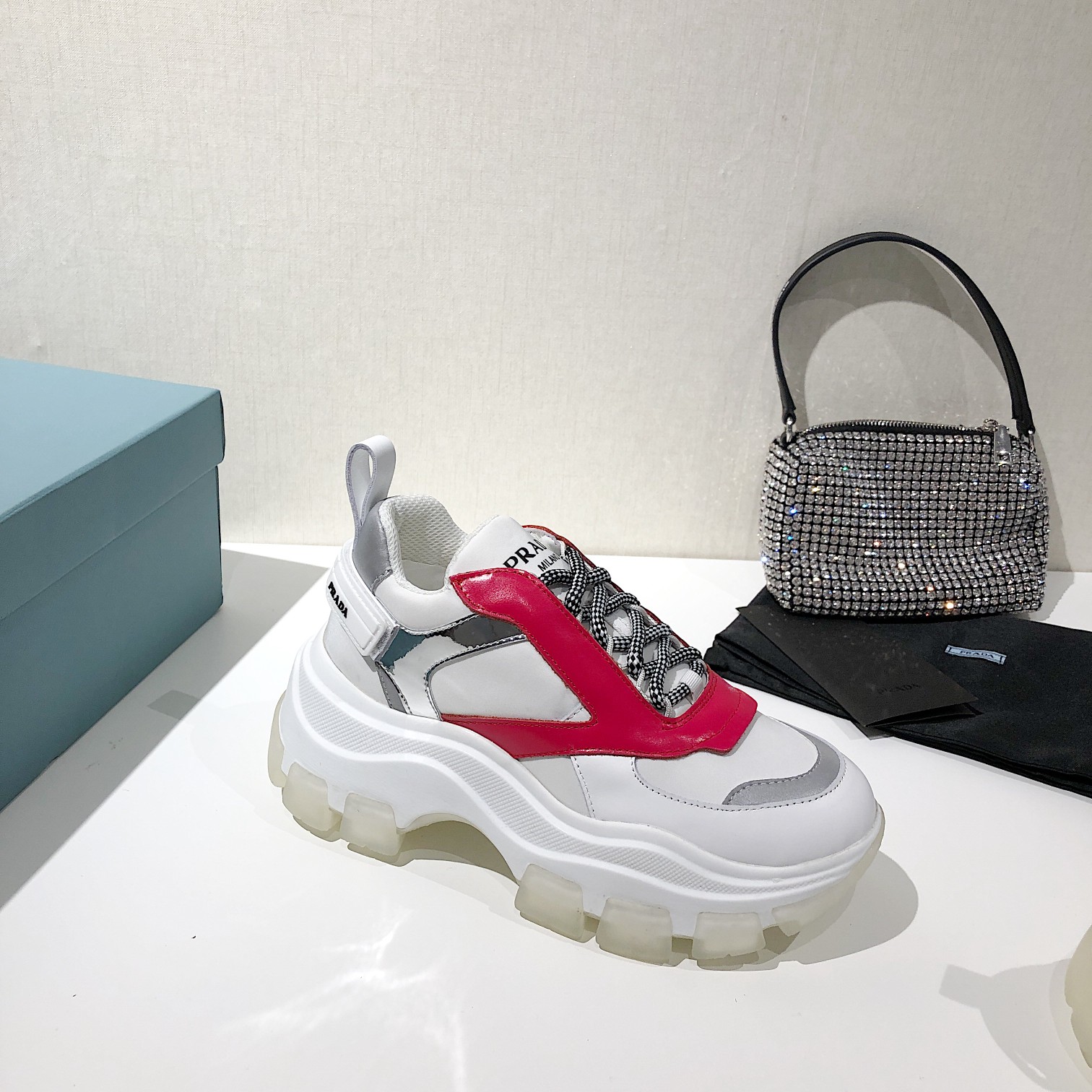 Prada Low Top sneaker 49 - vstockx