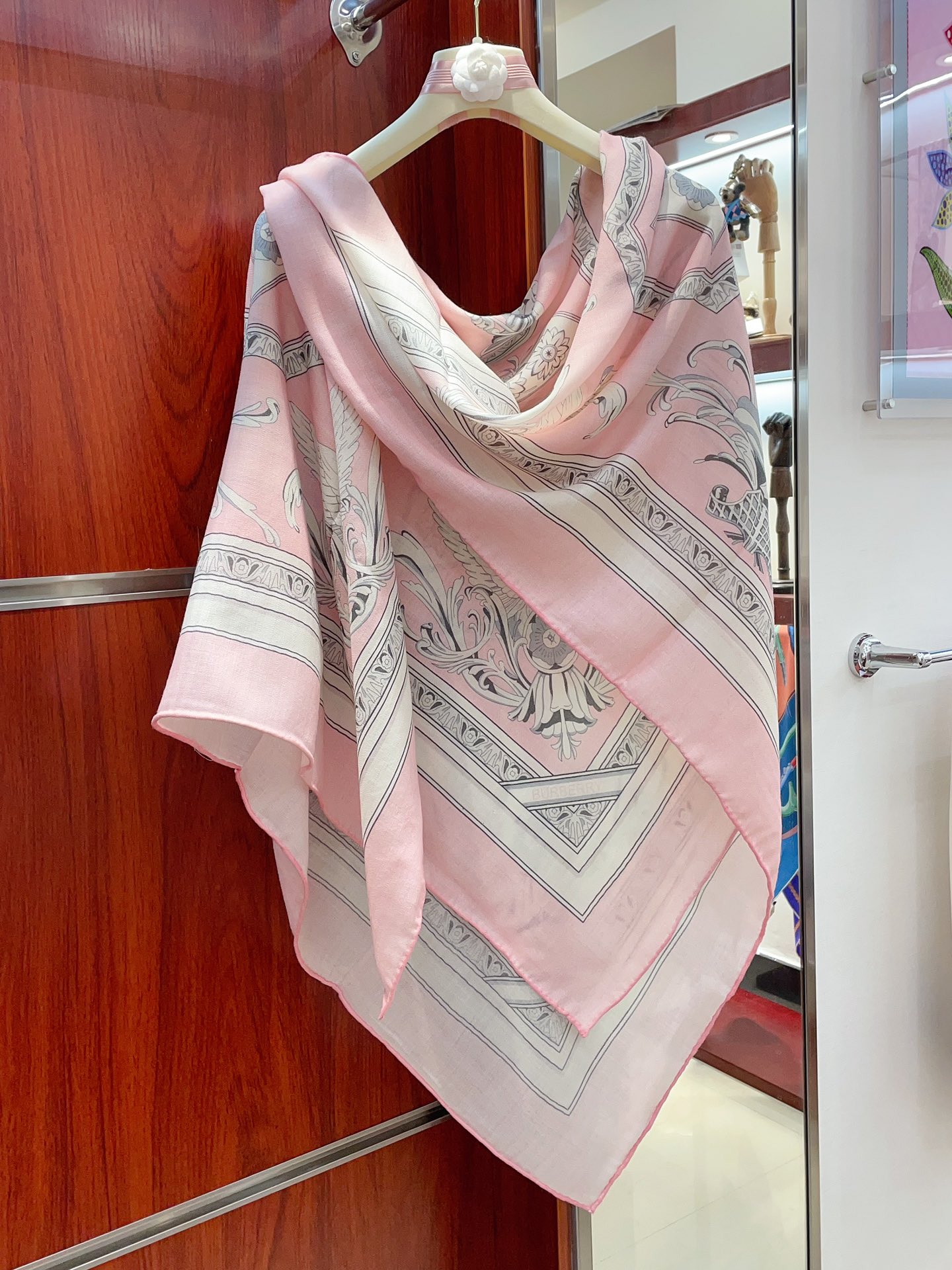 Streetwear Scarf BURBERRY 328740 SIZE:140cm*140cm - vstockx