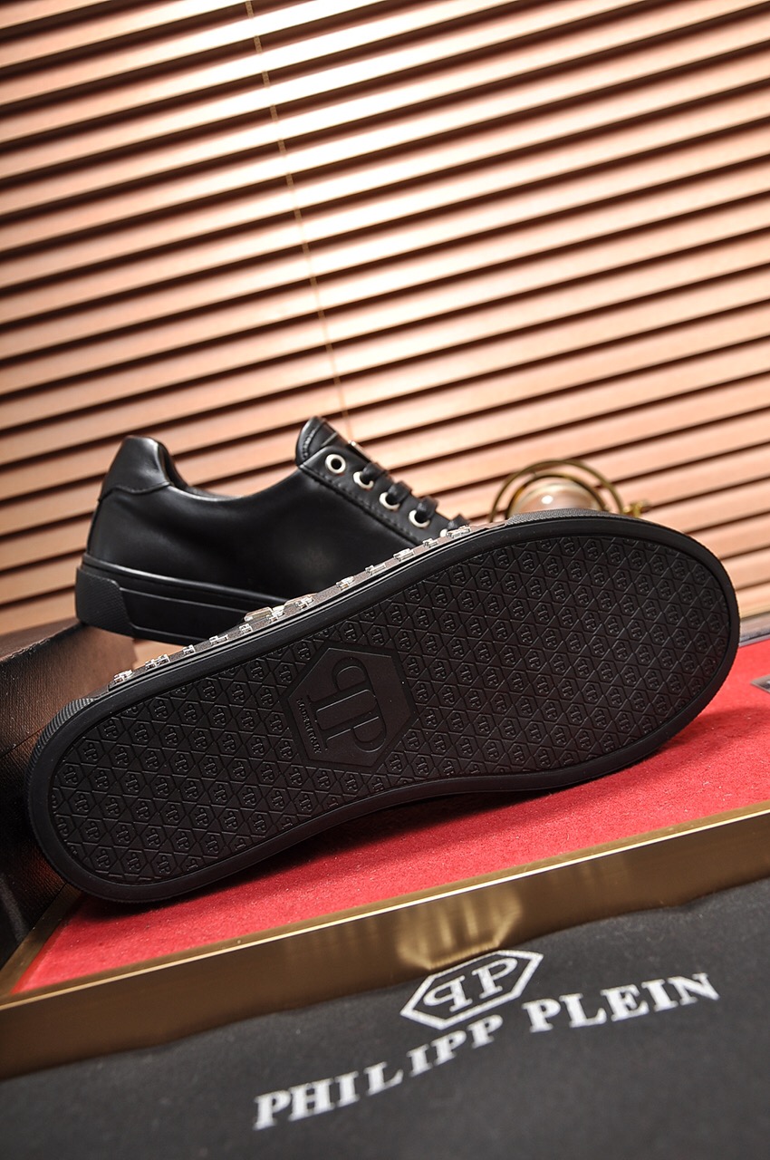 Philipp Plein Low Top Sneakers 37 - vstockx
