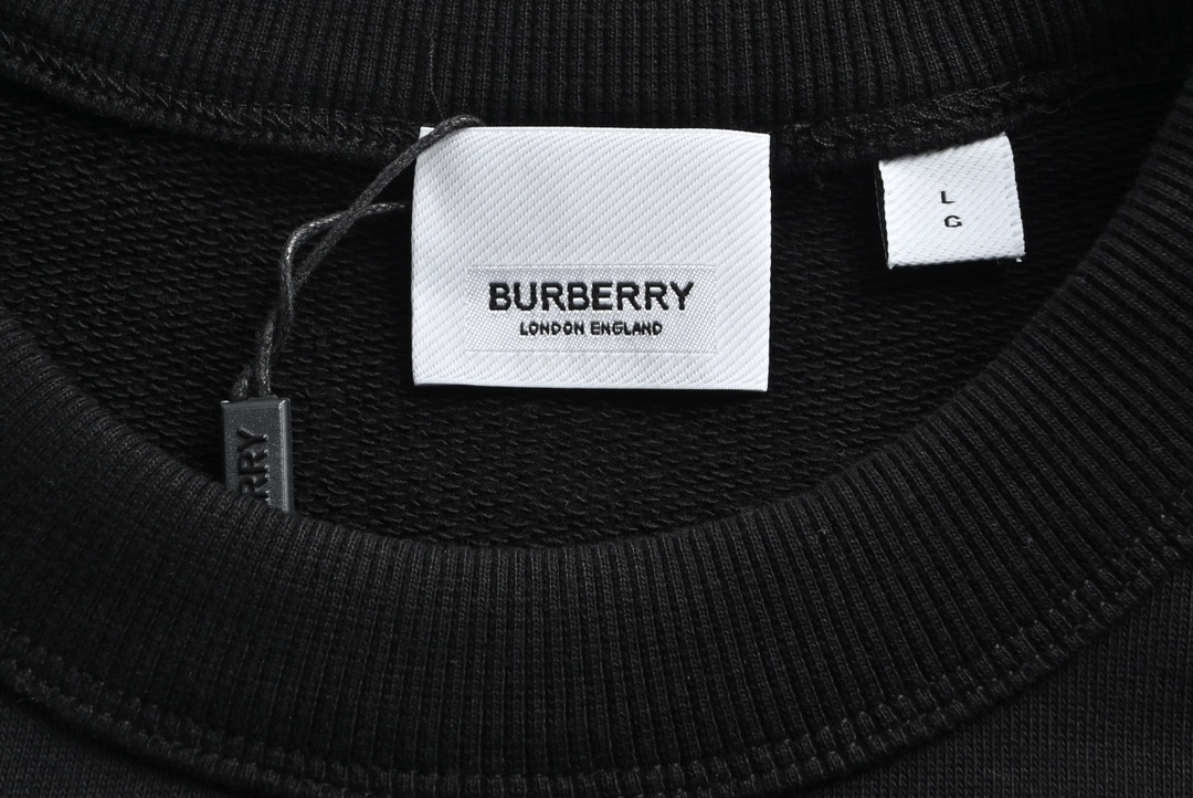 Clothes Burberry 810 - vstockx