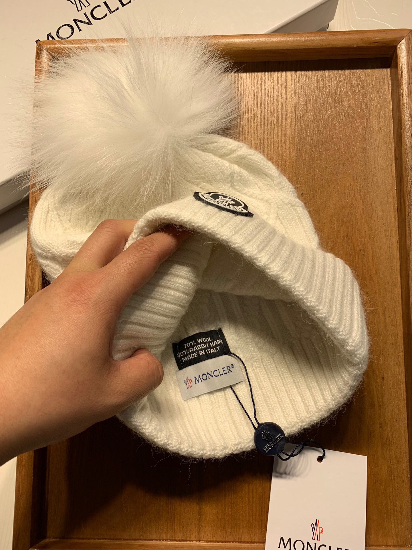 Hat Moncler 4 - vstockx
