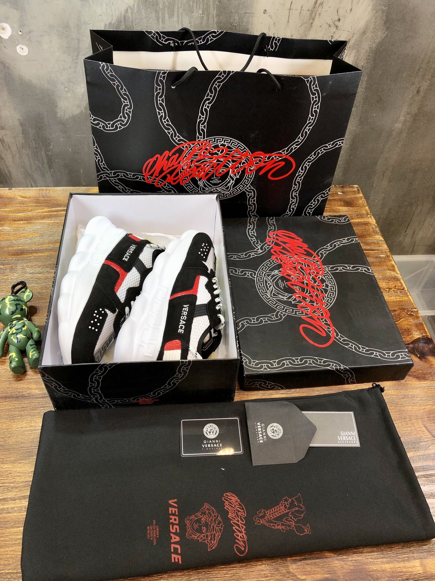 Versace Chain Reaction 2 Black Red - vstockx