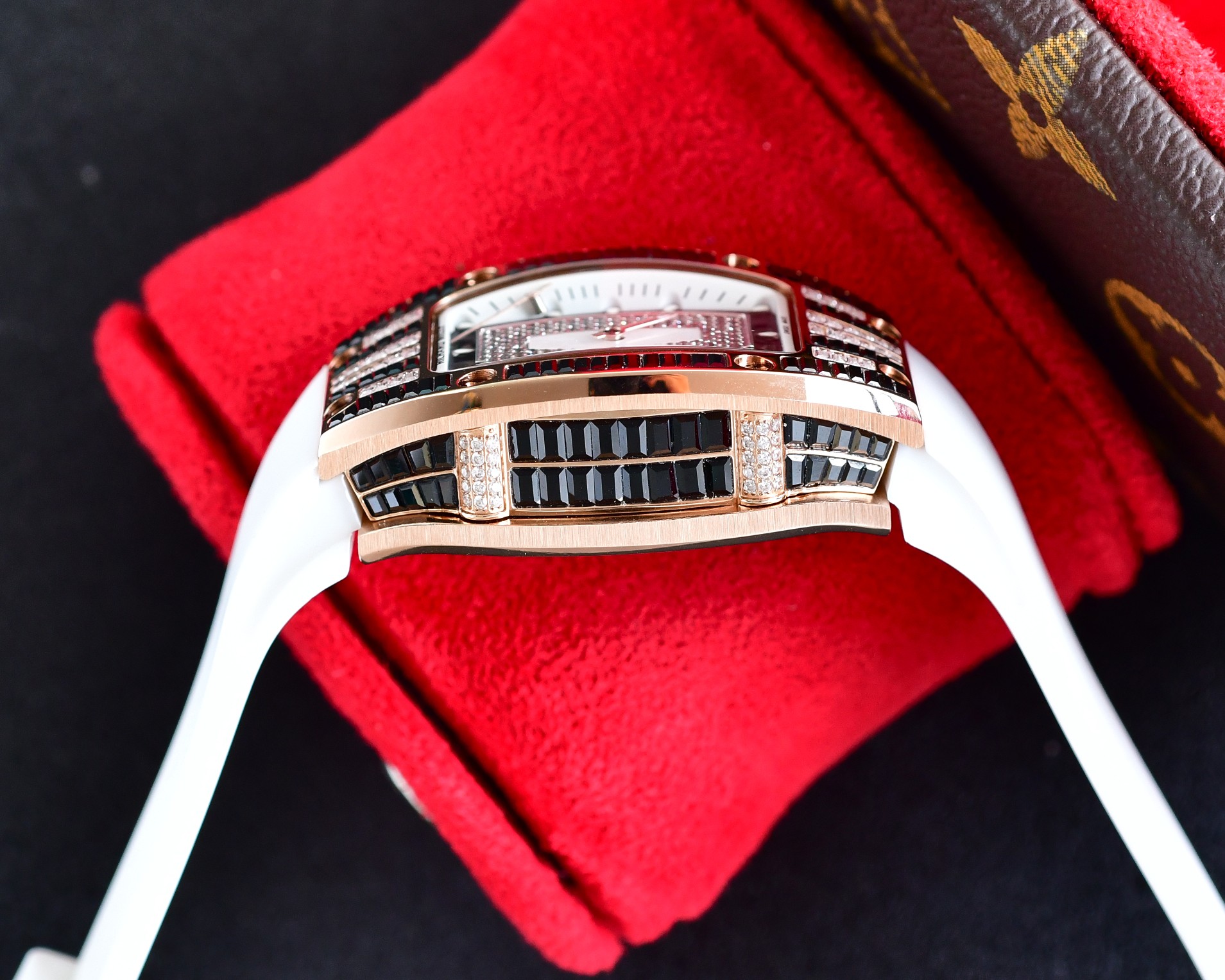 Watches Richard Mille 322594 size:45*31 mm - vstockx