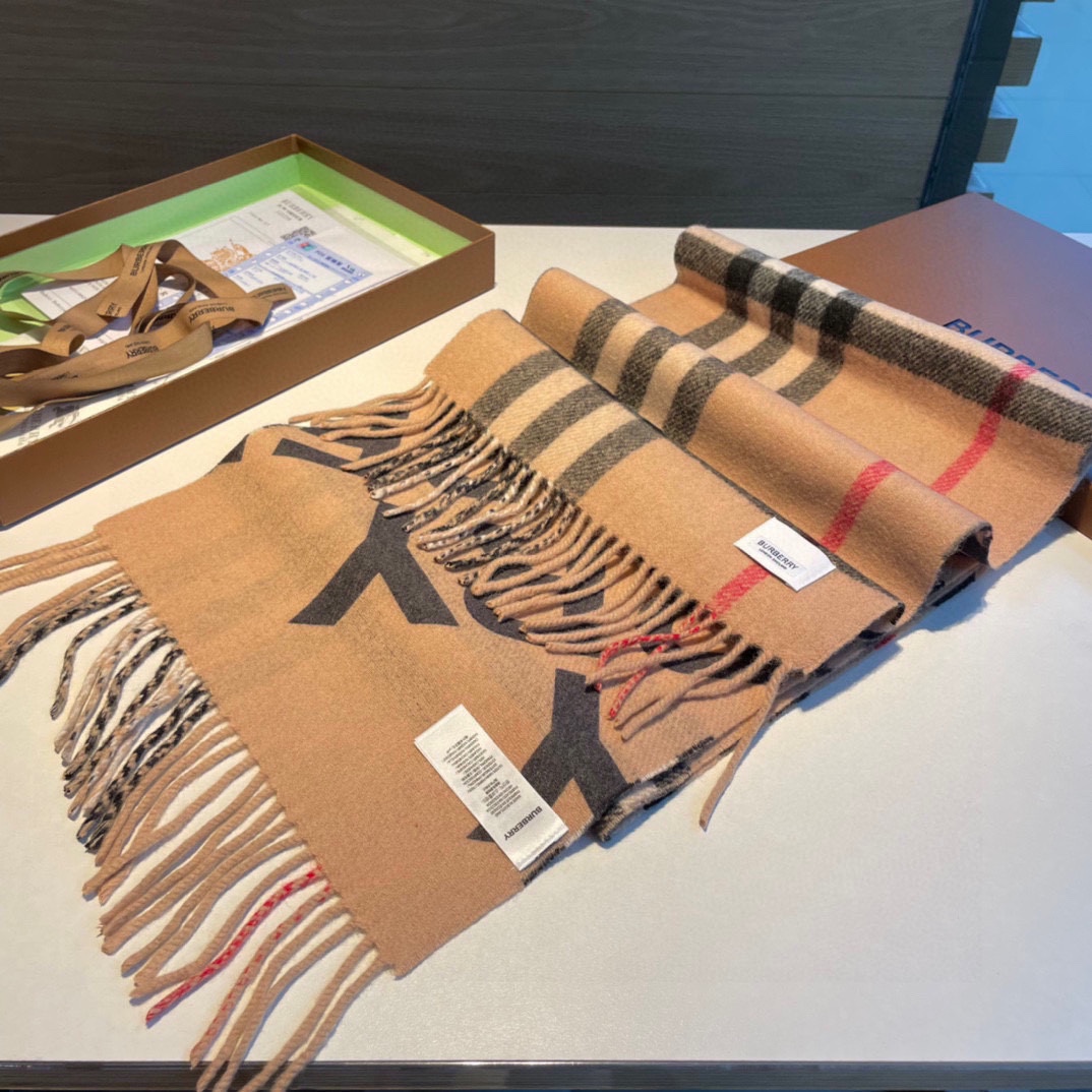 Streetwear Scarf Burberry 329016 SIZE:200 x 32cm - vstockx