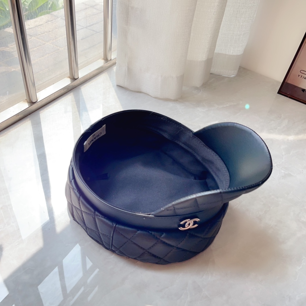 Streetwear Hat Chanel 329128 - vstockx