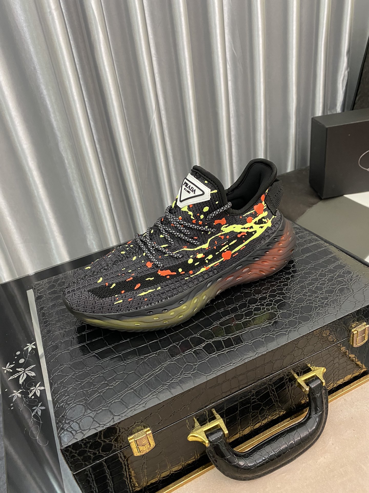 Prada Low Top sneaker 15 - vstockx