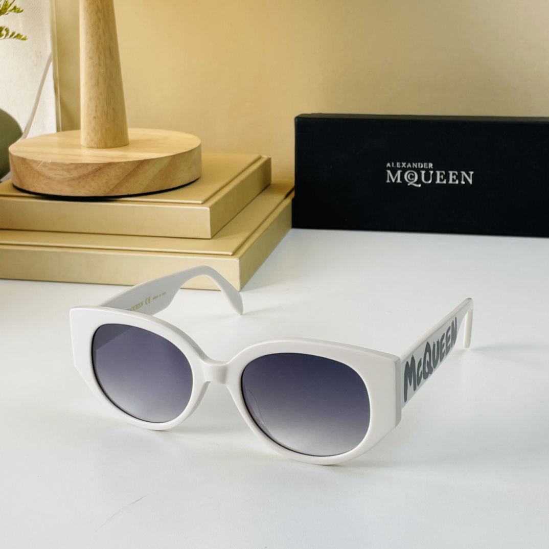 Sunglasses Alexander McQueen 0328s - vstockx