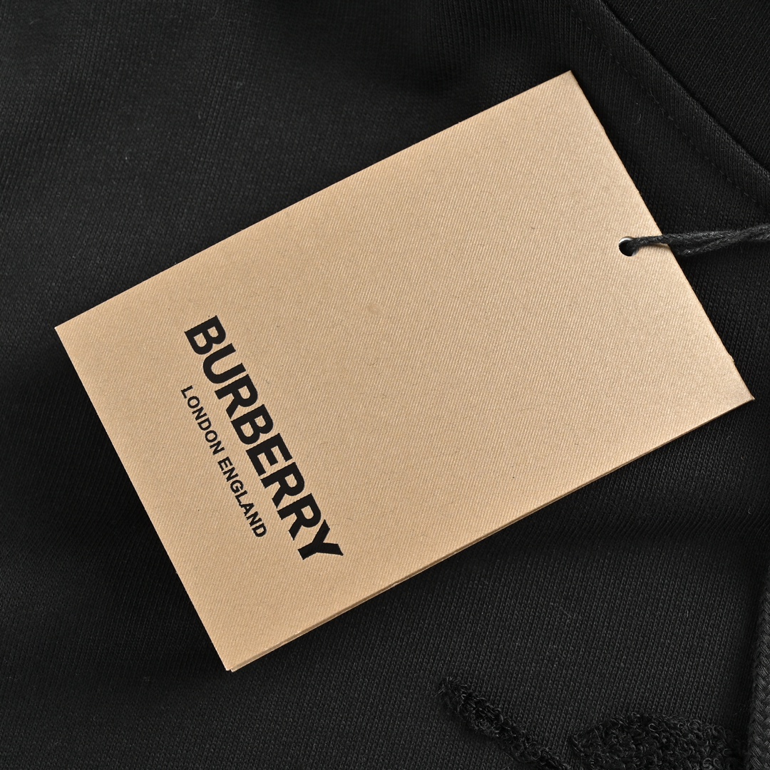 Clothes Burberry 821 - vstockx