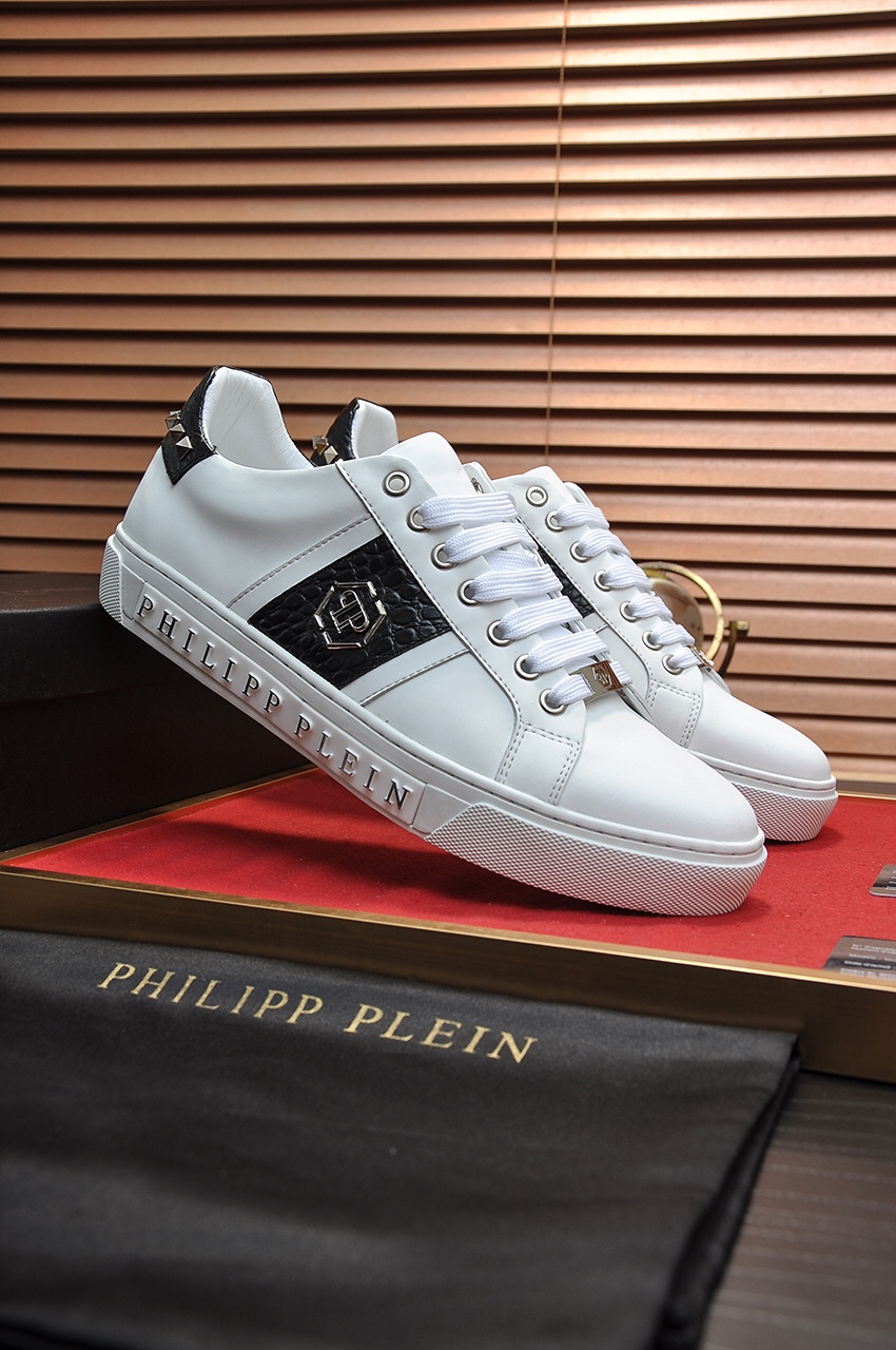 Philipp Plein Low Top Sneakers 1 - vstockx