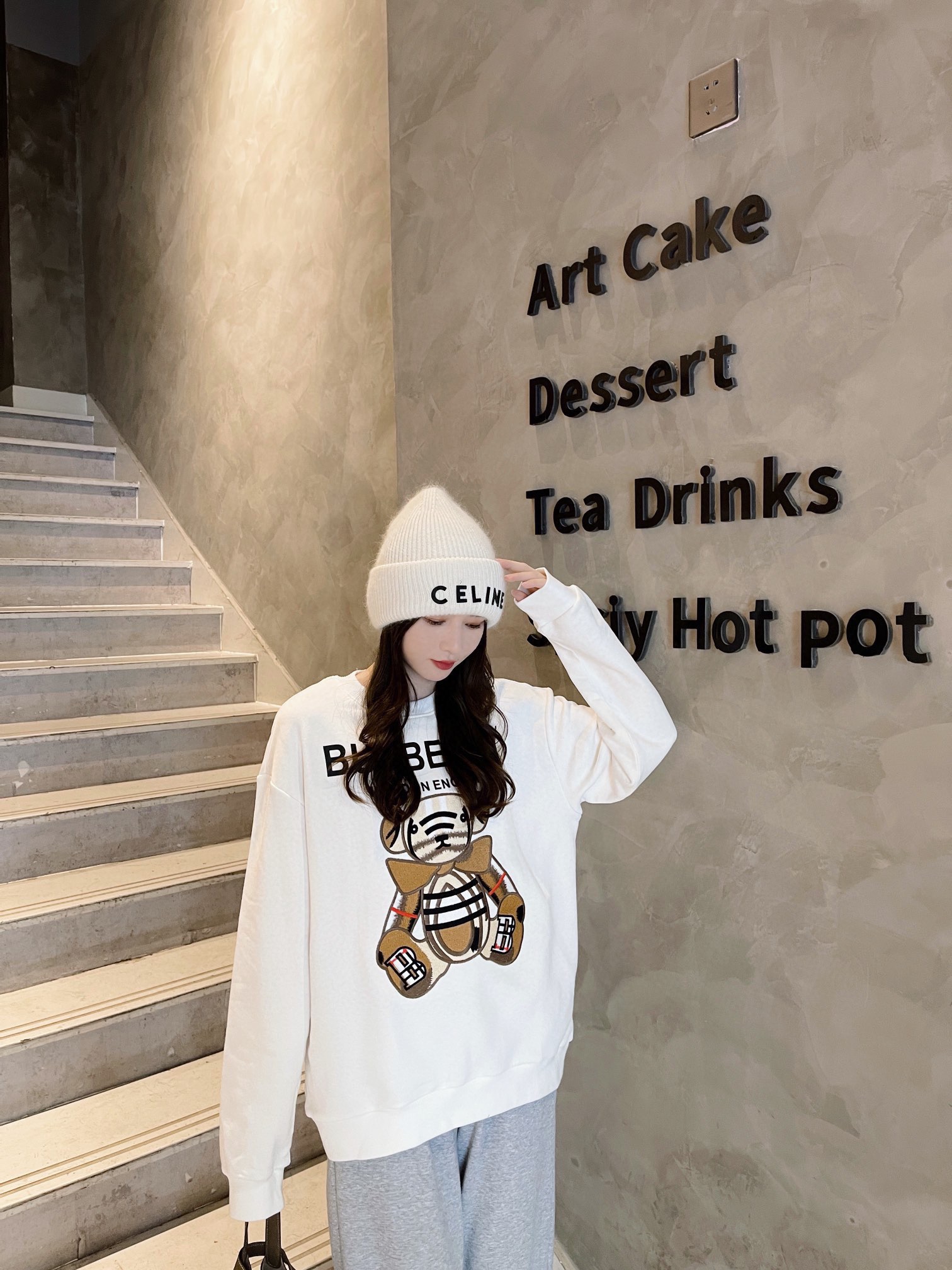 Clothes Burberry 817 - vstockx