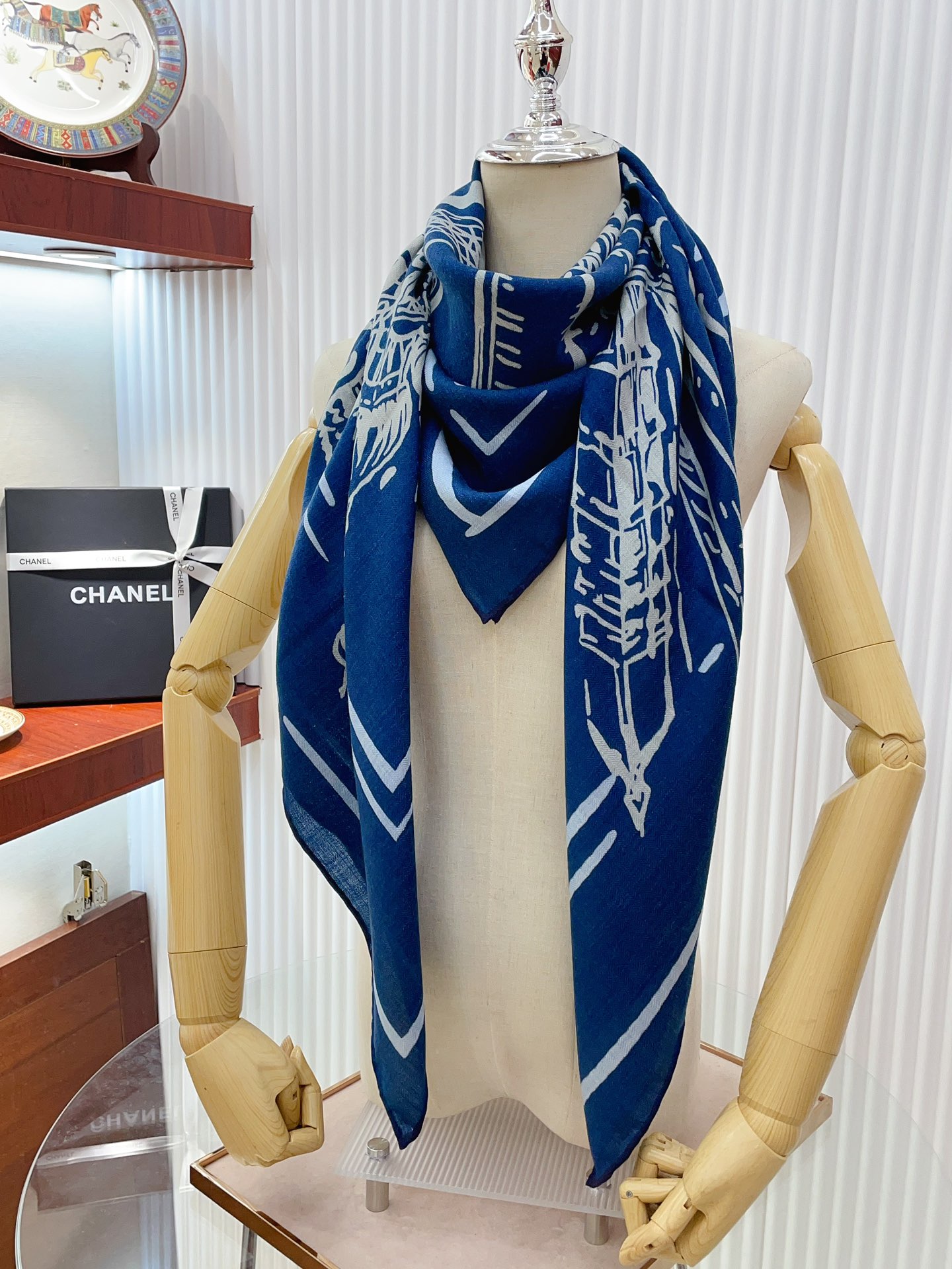 Streetwear Scarf LV 328859 SIZE:140*140cm - vstockx