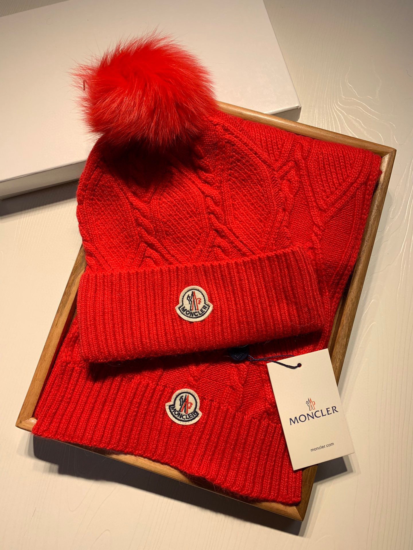 Hat & Scarf Moncler 2 - vstockx