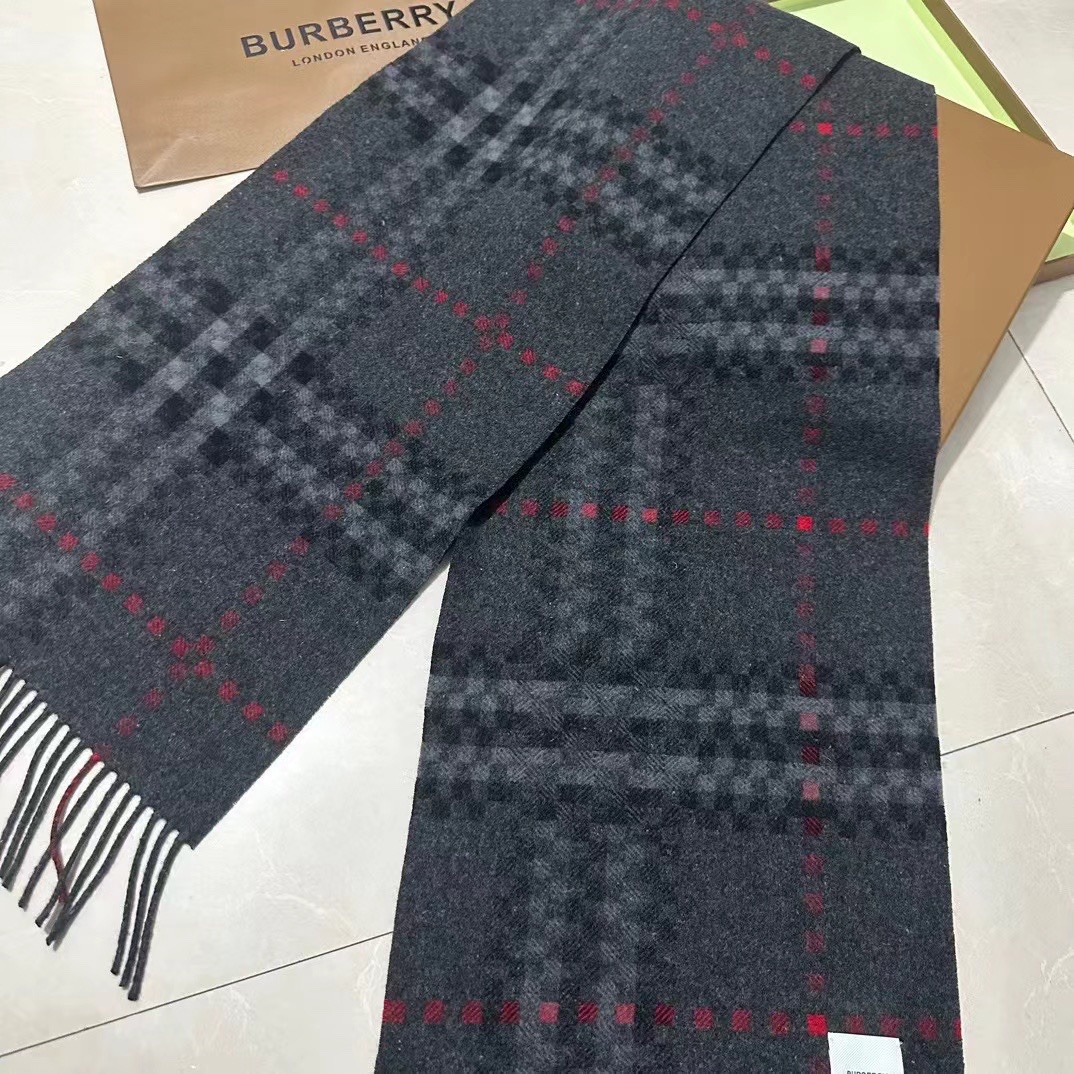 Streetwear Scarf BURBERRY 328974 size:180*35cm - vstockx