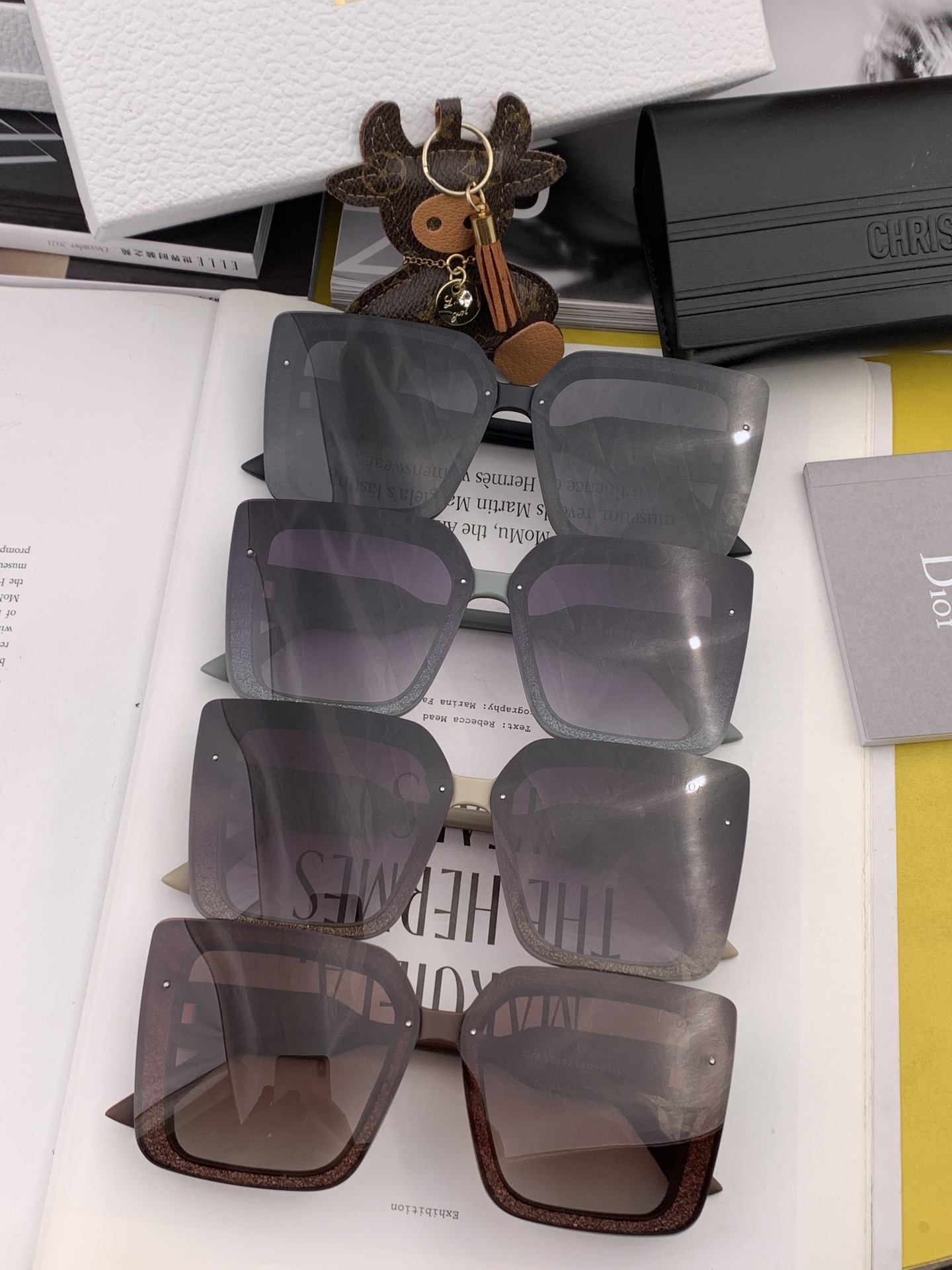 sunglasses Dior D6227 - vstockx