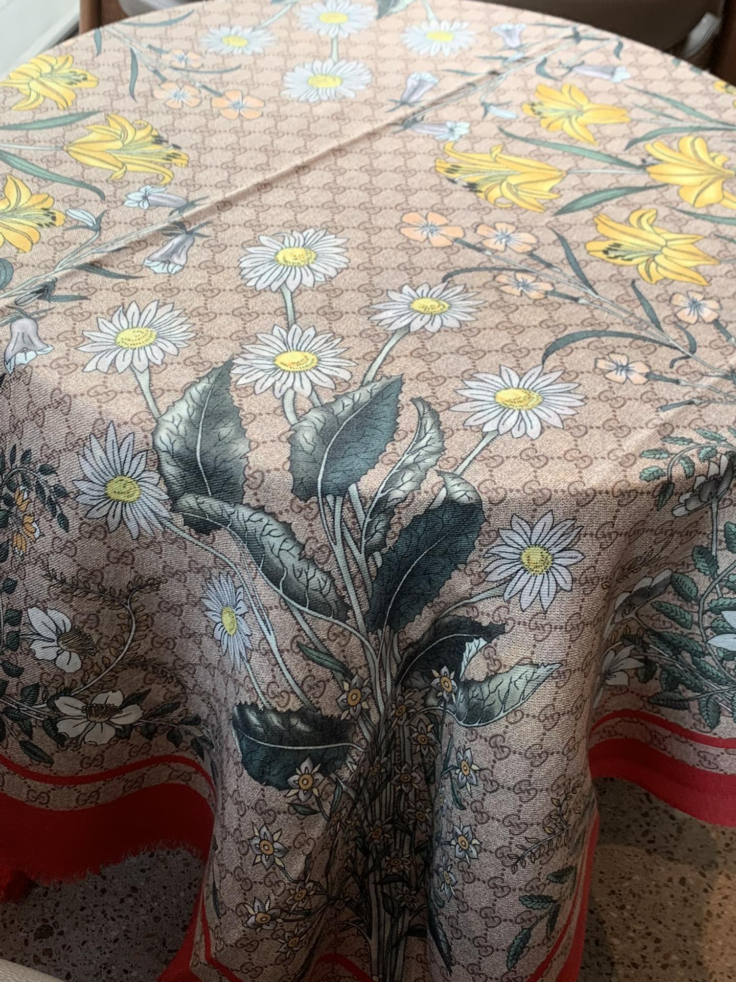 Streetwear Scarf GUCCI 328985 SIZE:110*200cm - vstockx