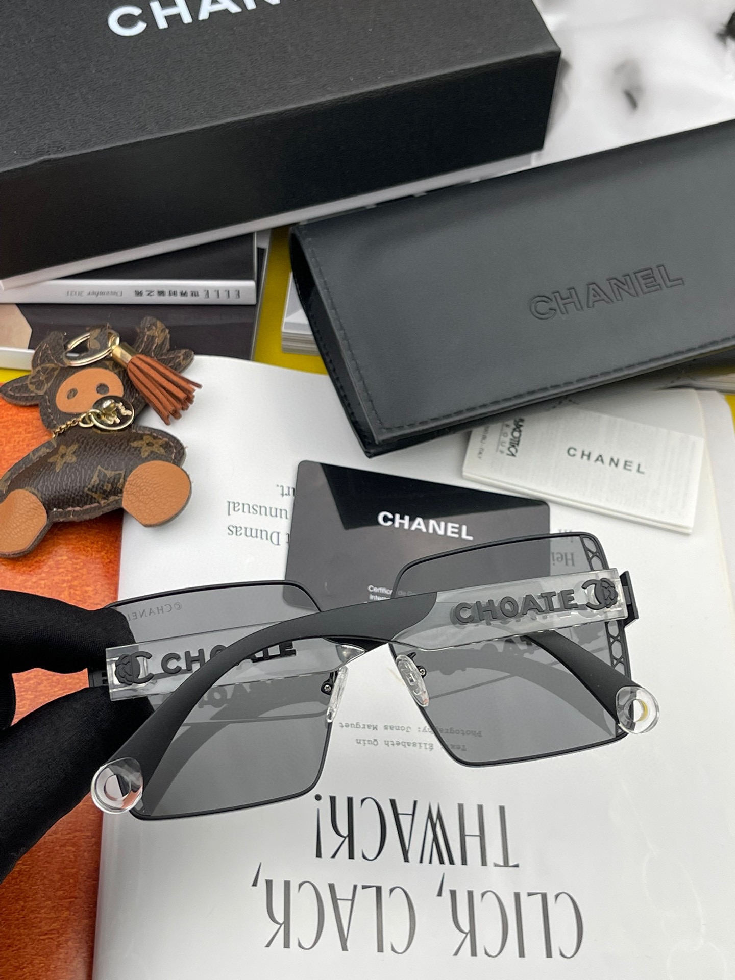 Sunglasses Chanel CH5191 - vstockx