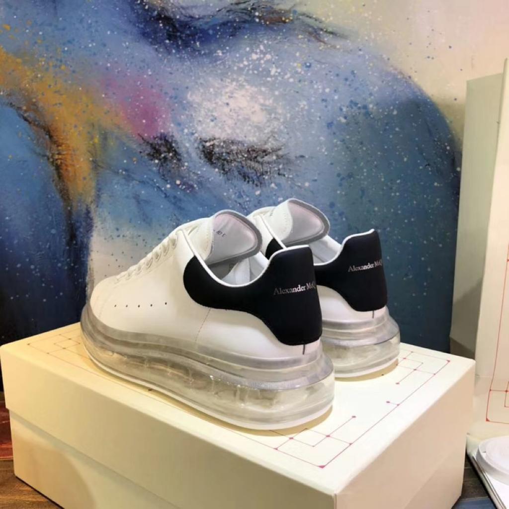 Alexander McQueen Oversized Clear Sole Black - vstockx