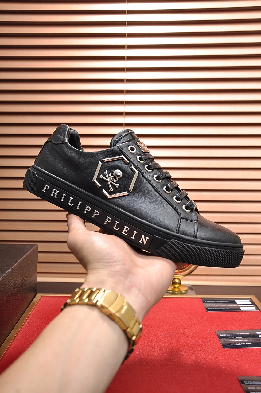 Philipp Plein Low Top Sneakers 37 - vstockx