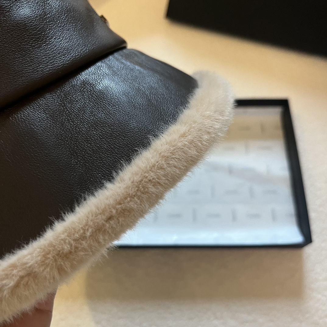 Streetwear Hat BURBERRY 329183 - vstockx