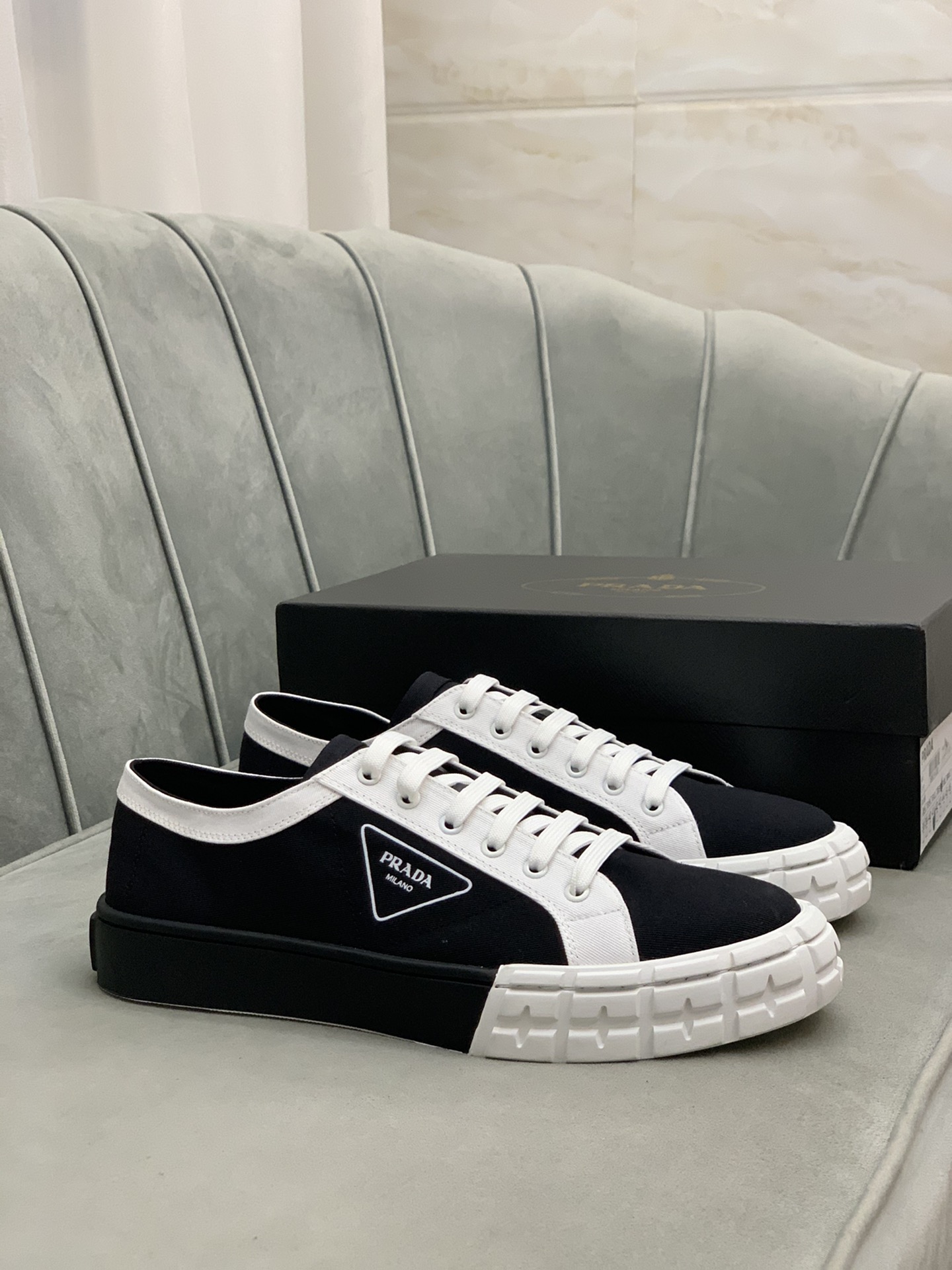 Prada Wheel Cassetta sneaker 4 - vstockx