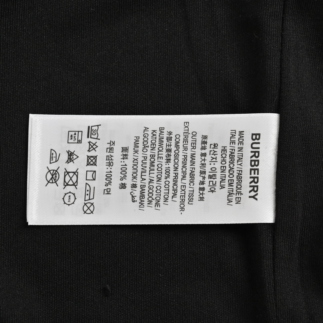 Clothes Burberry 812 - vstockx