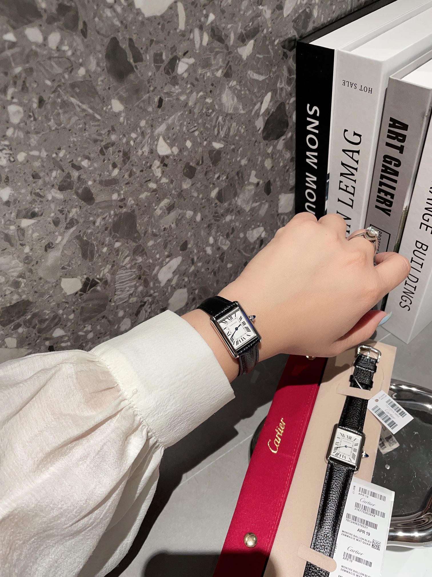 Watches Cartier 322107 size:25.5 mm - vstockx