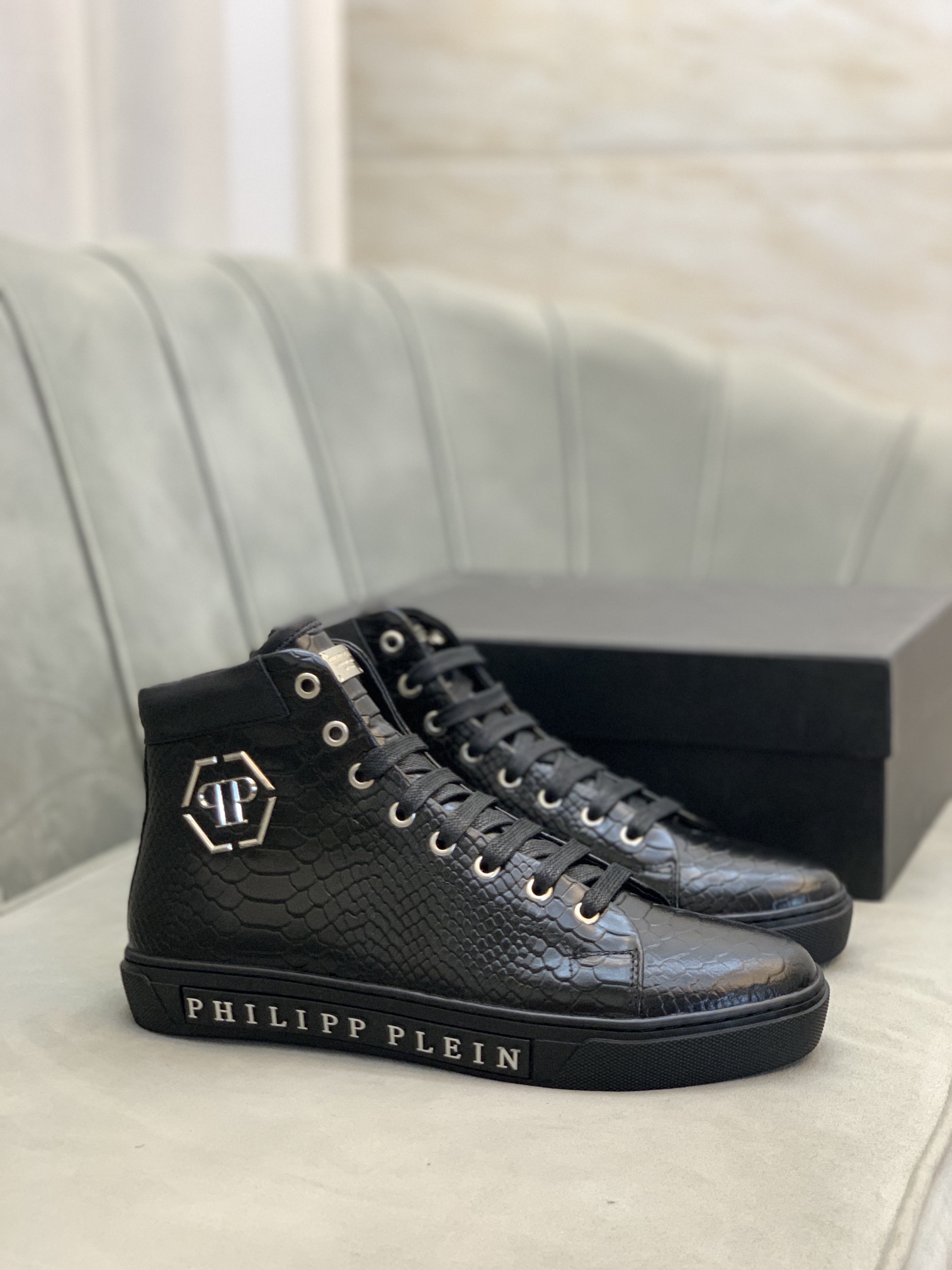Philipp Plein High Top Sneakers 1 - vstockx