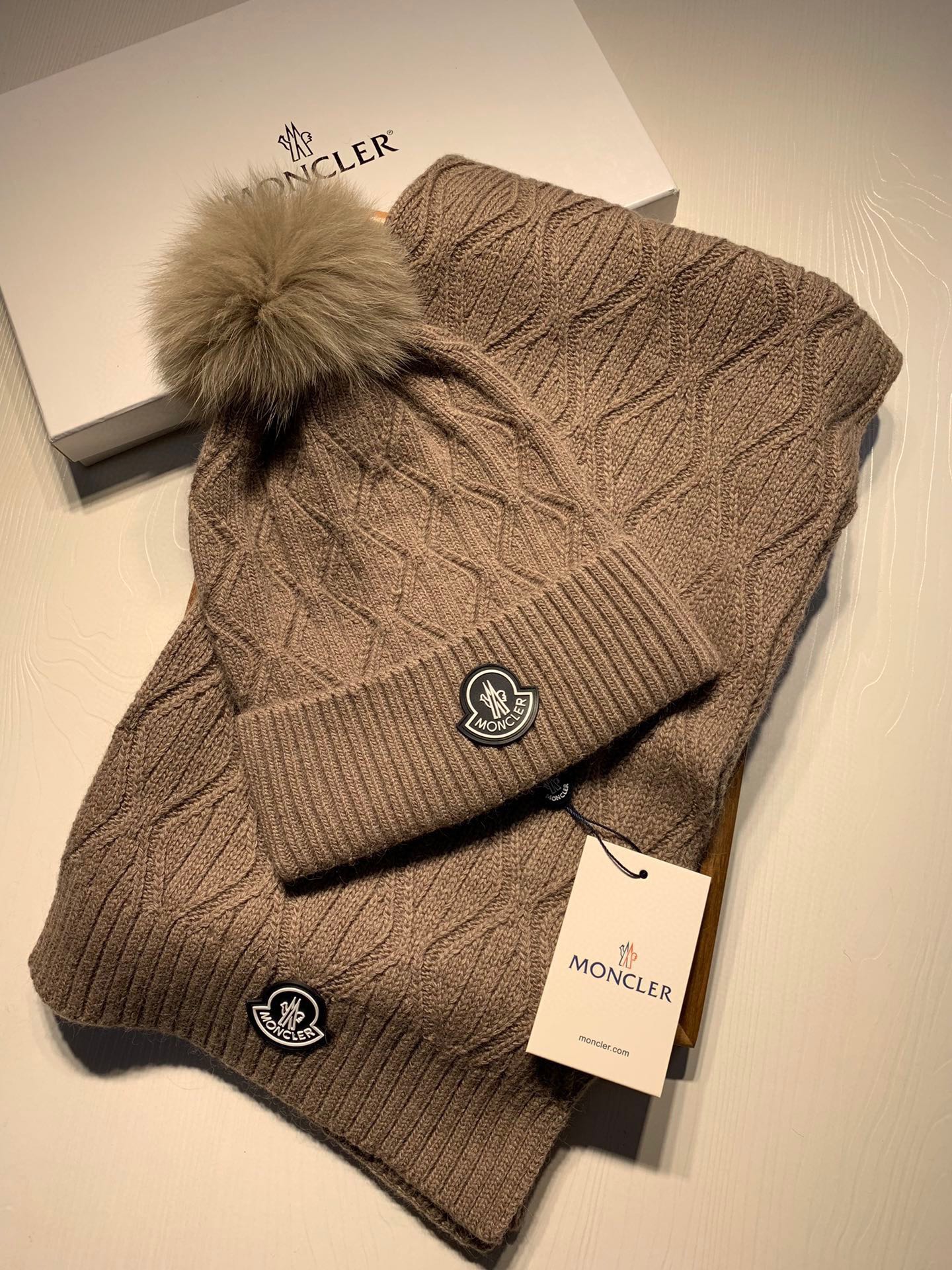 Hat & Scarf Moncler 1 - vstockx