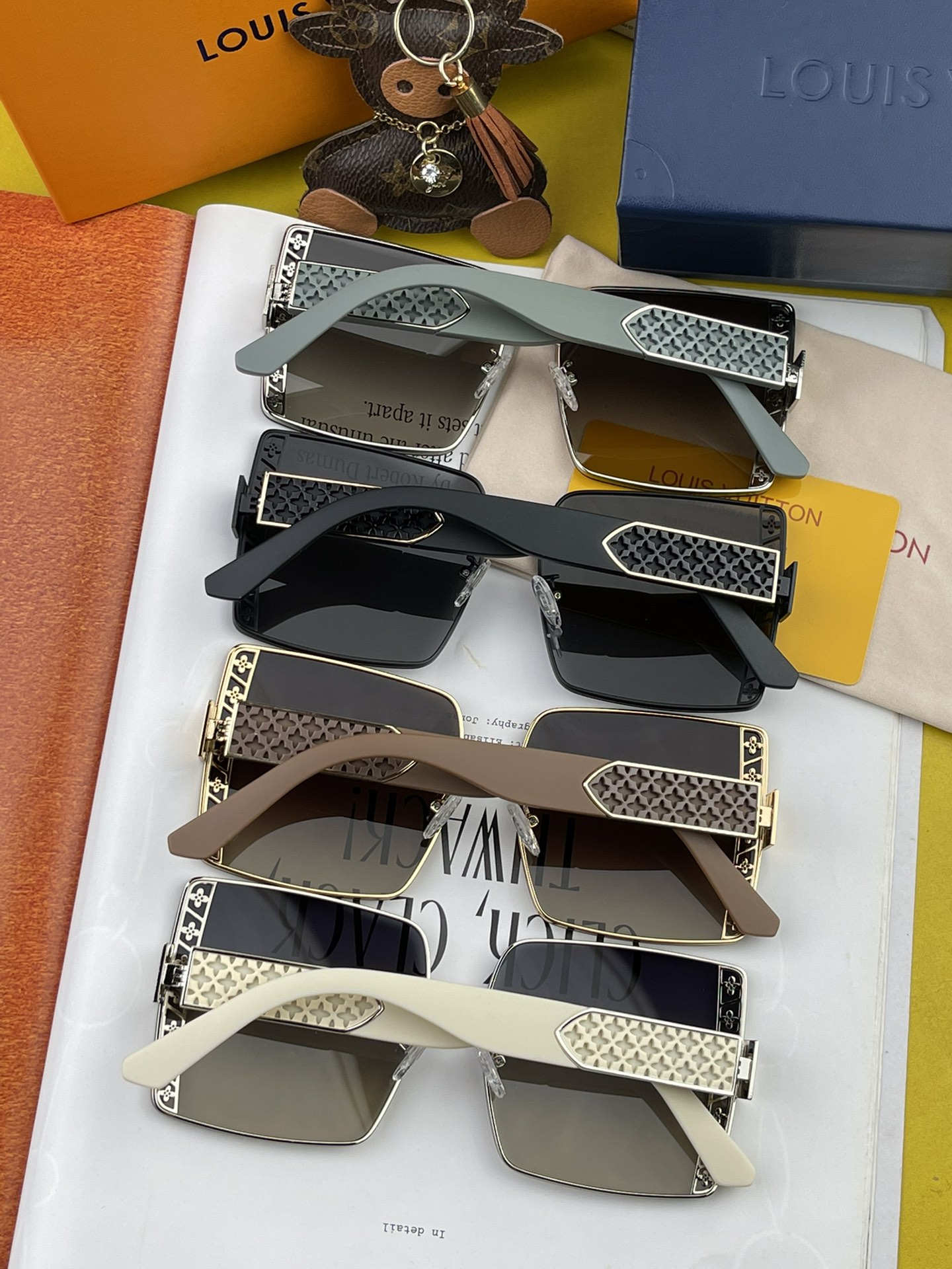 Sunglasses Louis Vuitton L8279 - vstockx