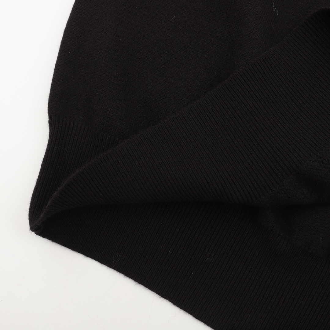 Clothes Burberry 713 - vstockx