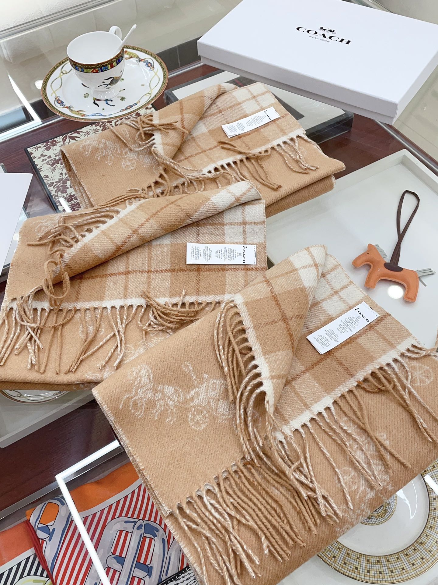 Streetwear Scarf COACH 328785 SIZE:190×30cm - vstockx