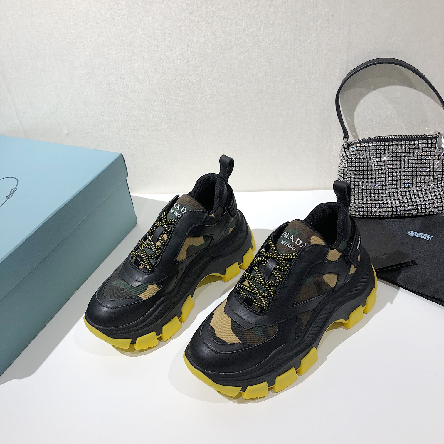 Prada Low Top sneaker 56 - vstockx