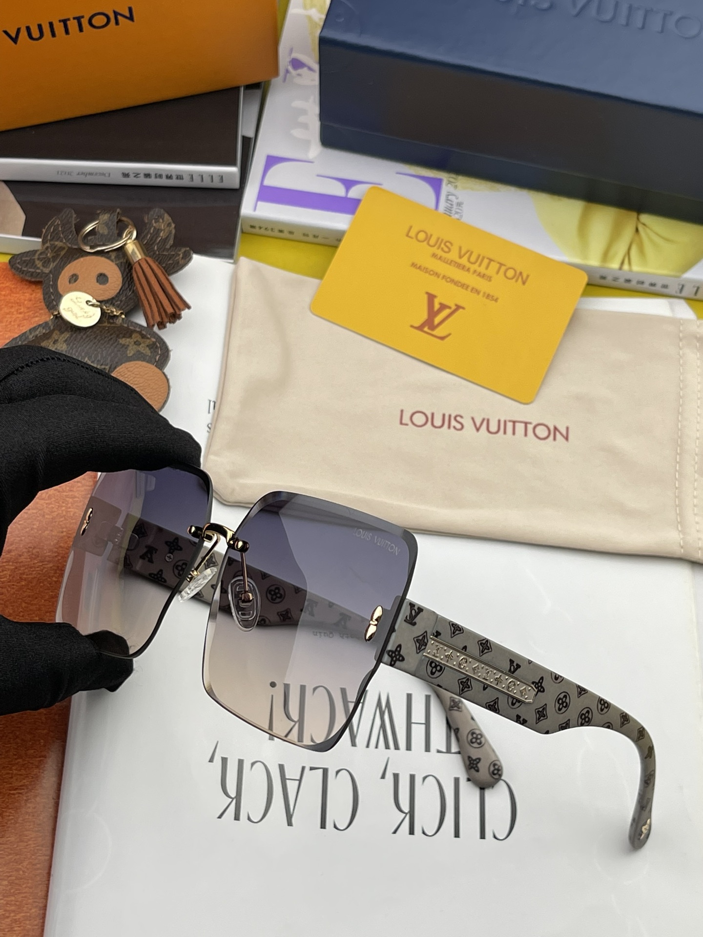 Sunglasses Louis Vuitton L1022 - vstockx
