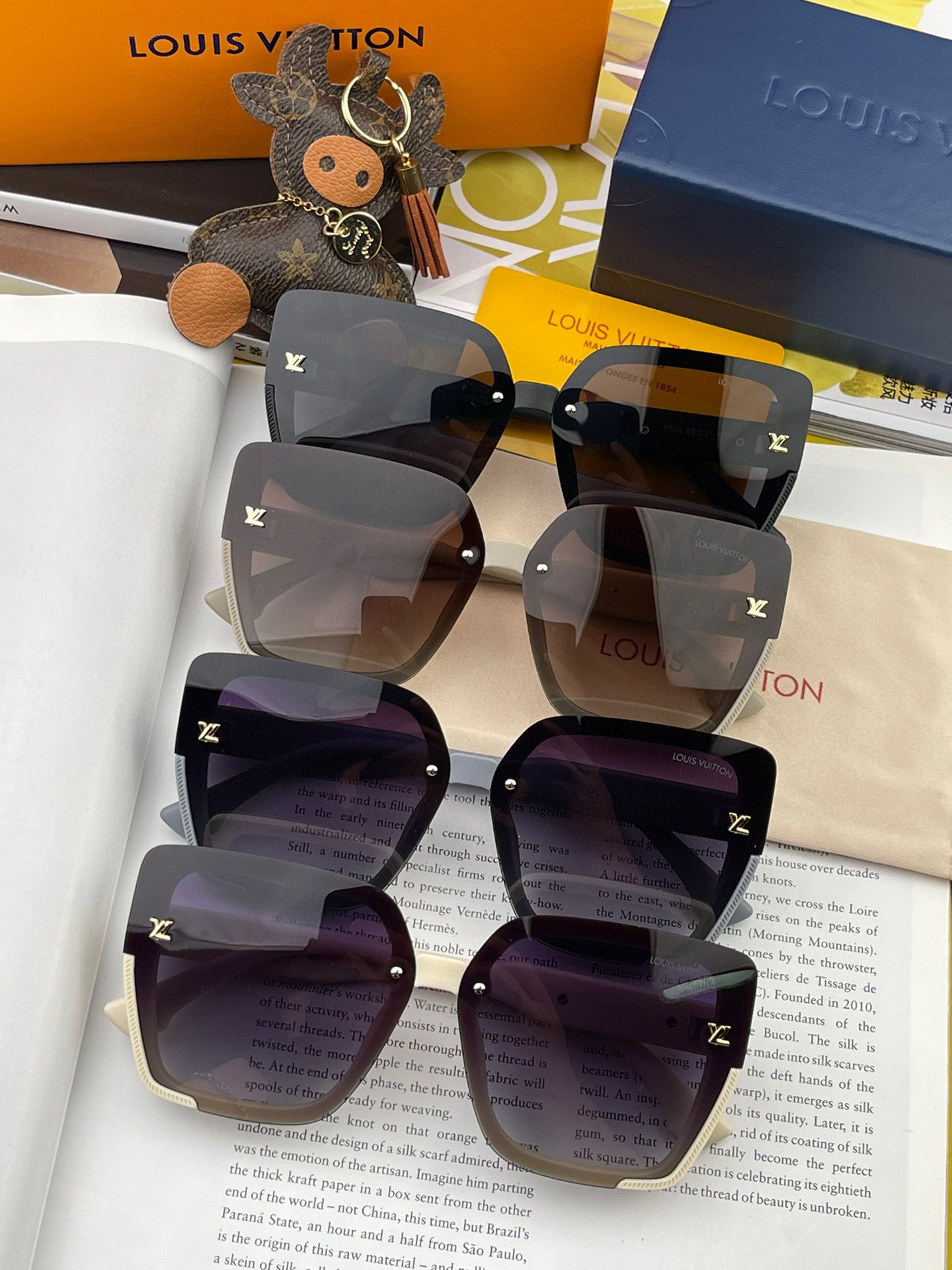 Sunglasses Louis Vuitton L1047 - vstockx