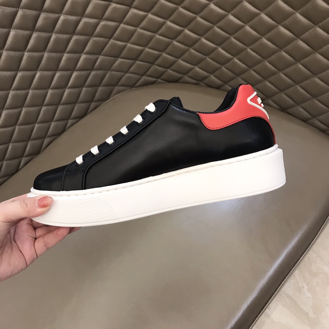 Prada Low Top sneaker 34 - vstockx