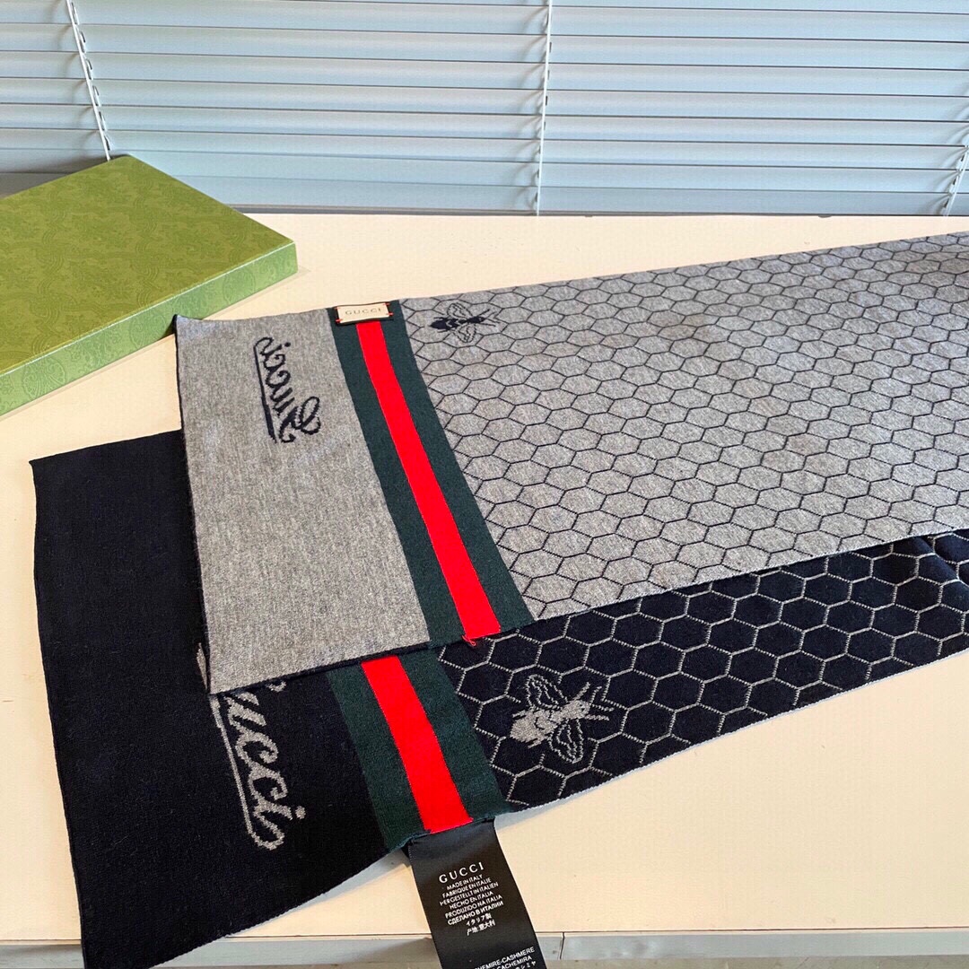Streetwear Scarf GUCCI 329069 size:32*180cm - vstockx