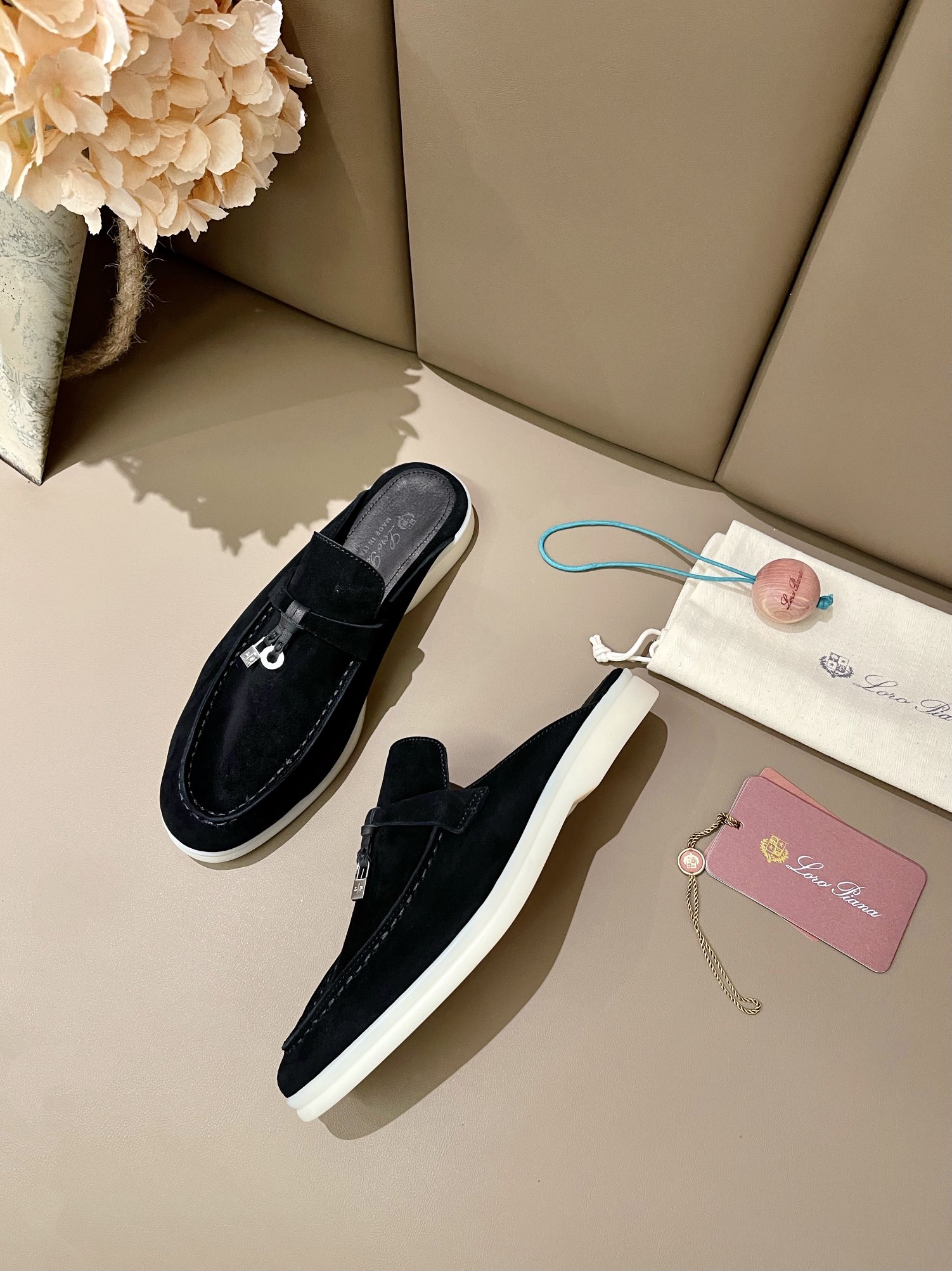 Loro Piana shoes 259 - vstockx