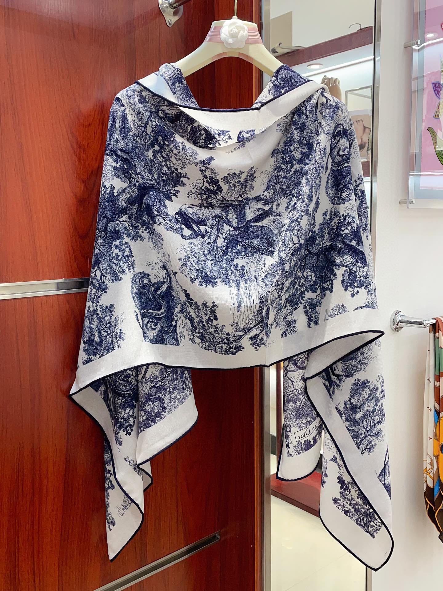 Streetwear Scarf Dior 328750 size�?0*180cm - vstockx