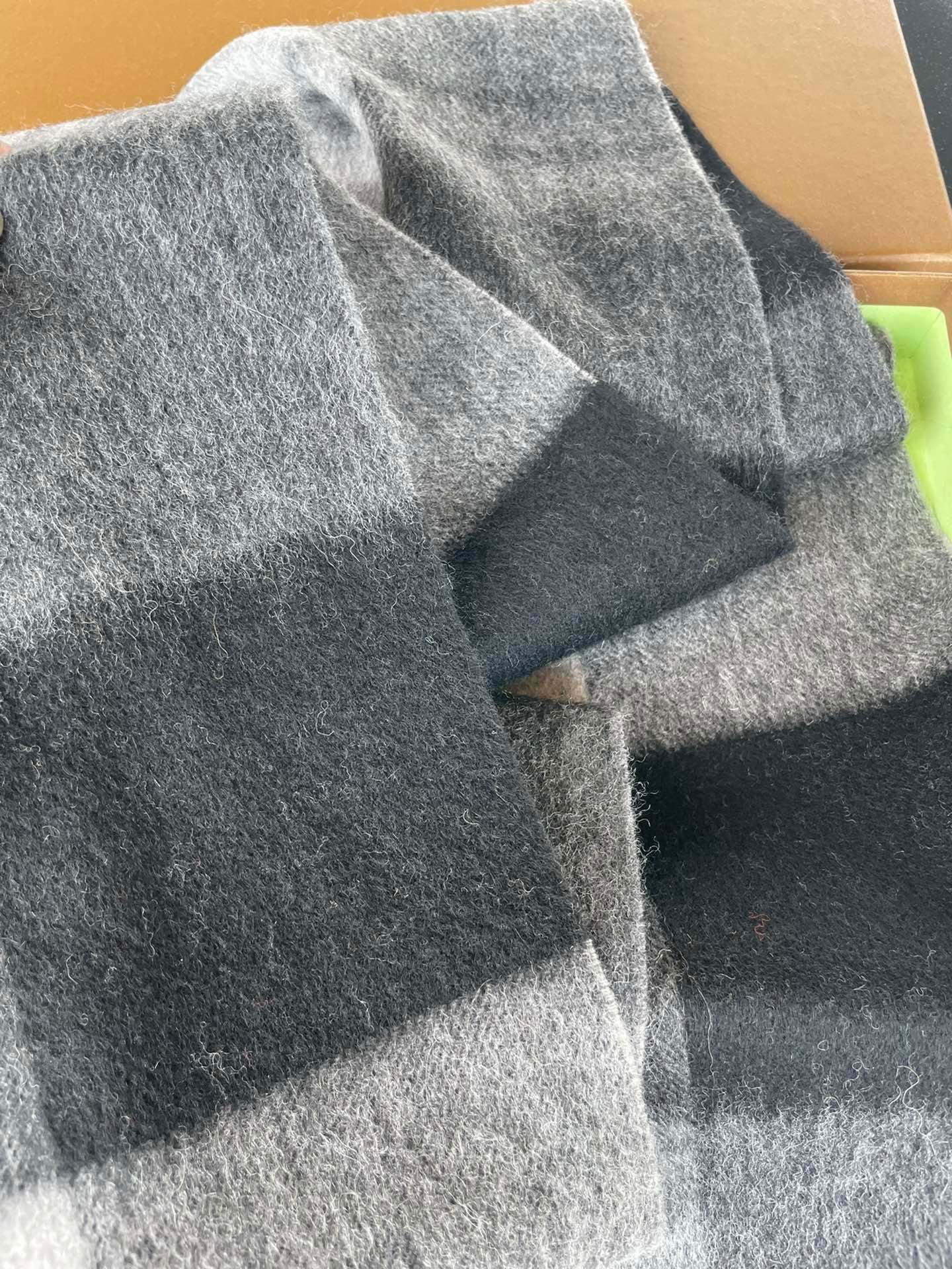 Streetwear Scarf Burberry 329093 SIZE:32*192cm - vstockx