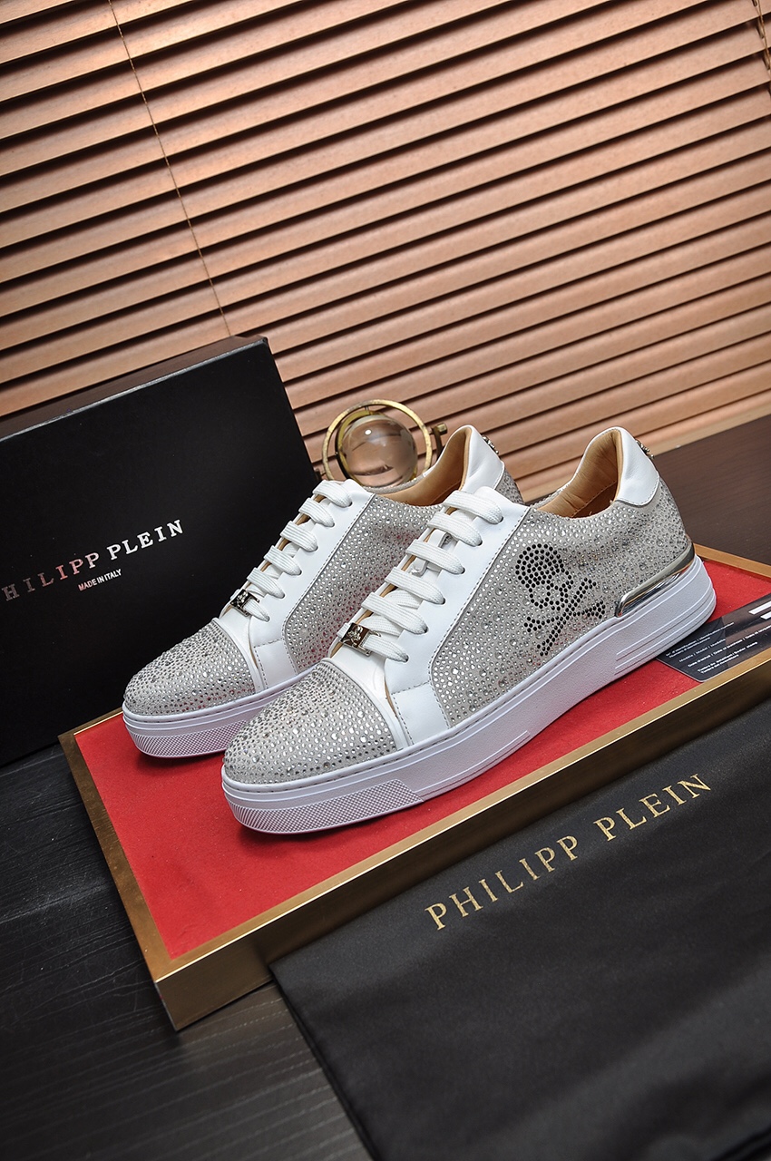 Philipp Plein Low Top Sneakers 6 - vstockx