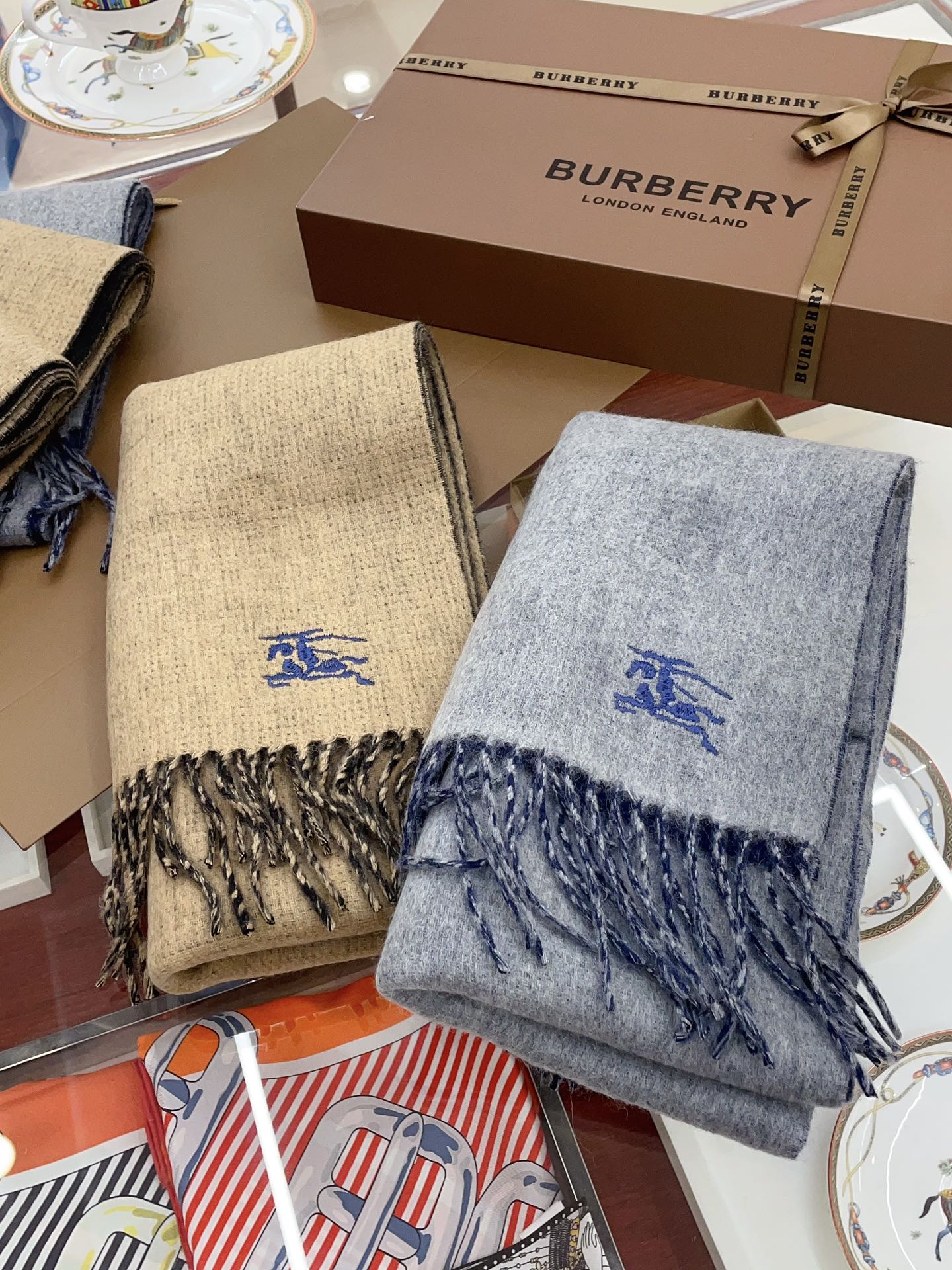 Streetwear Scarf Burberry 328827 size:180*35cm - vstockx