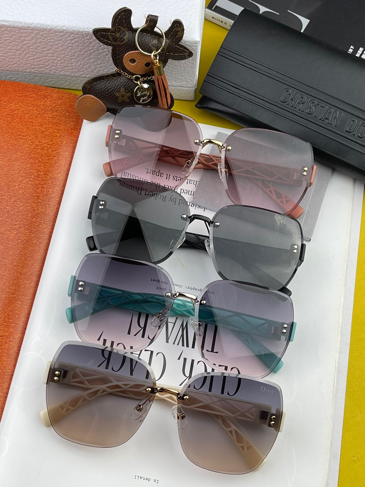 sunglasses Dior CD4579 - vstockx