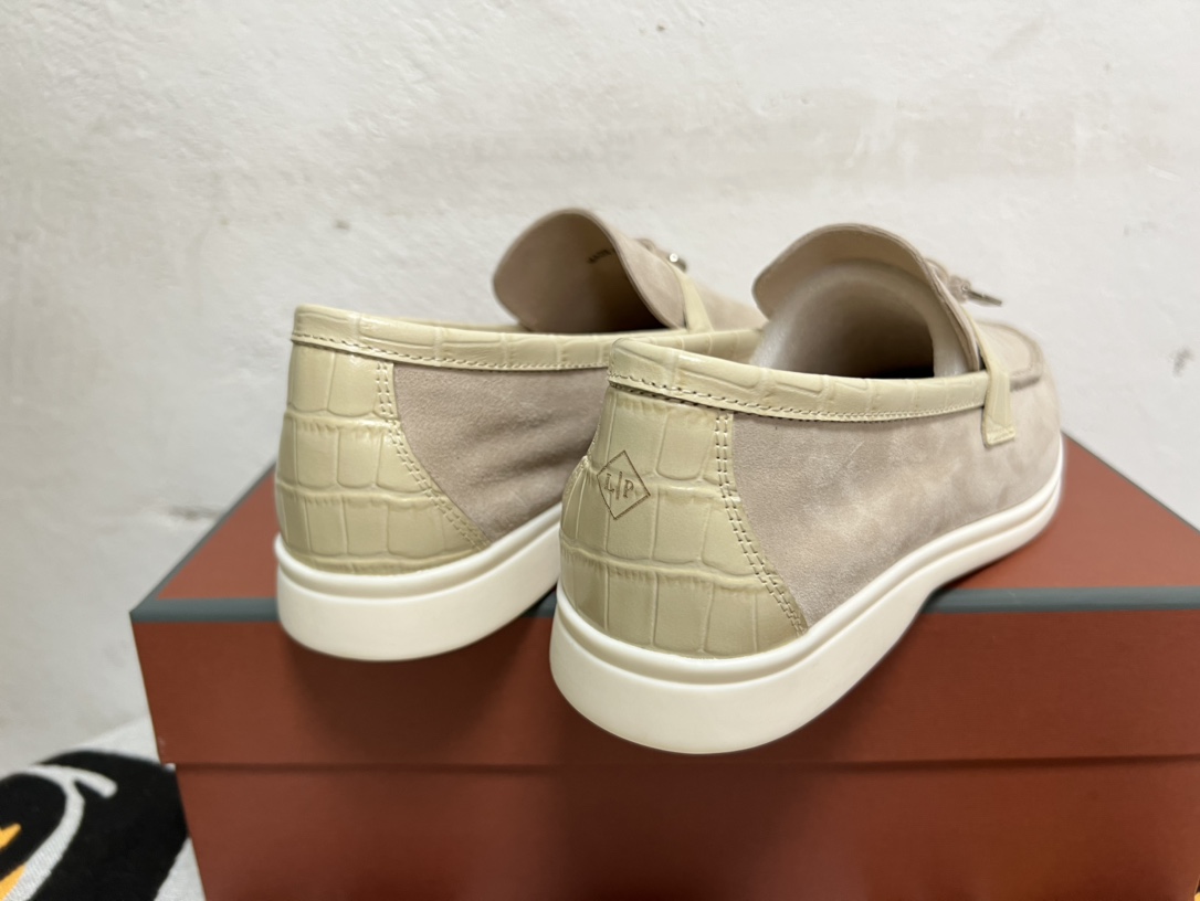 Loro Piana shoes 155 - vstockx