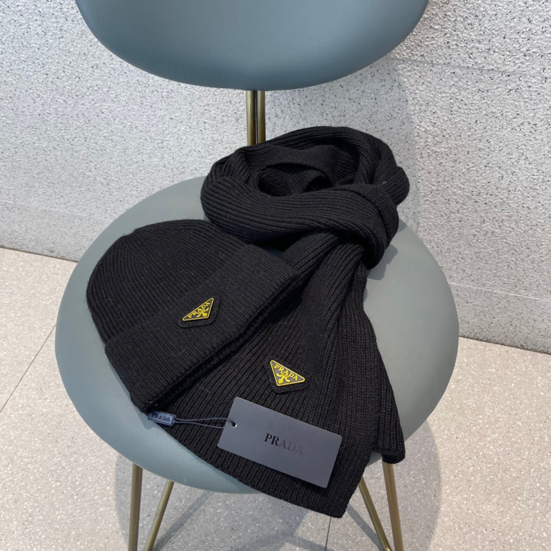 Hat & Scarf Prada 4 - vstockx