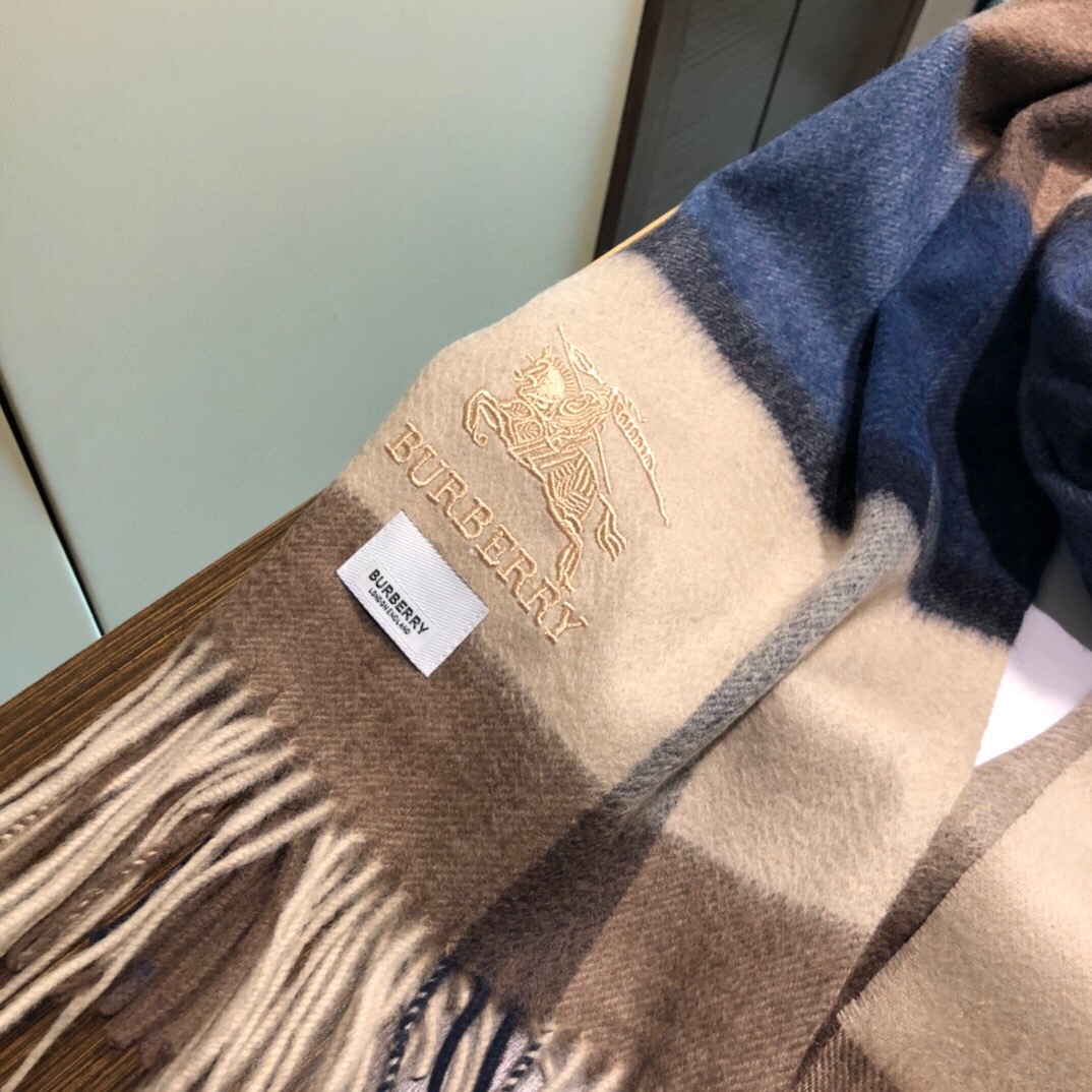 Streetwear Scarf Burberry 329080 size:70x200cm - vstockx